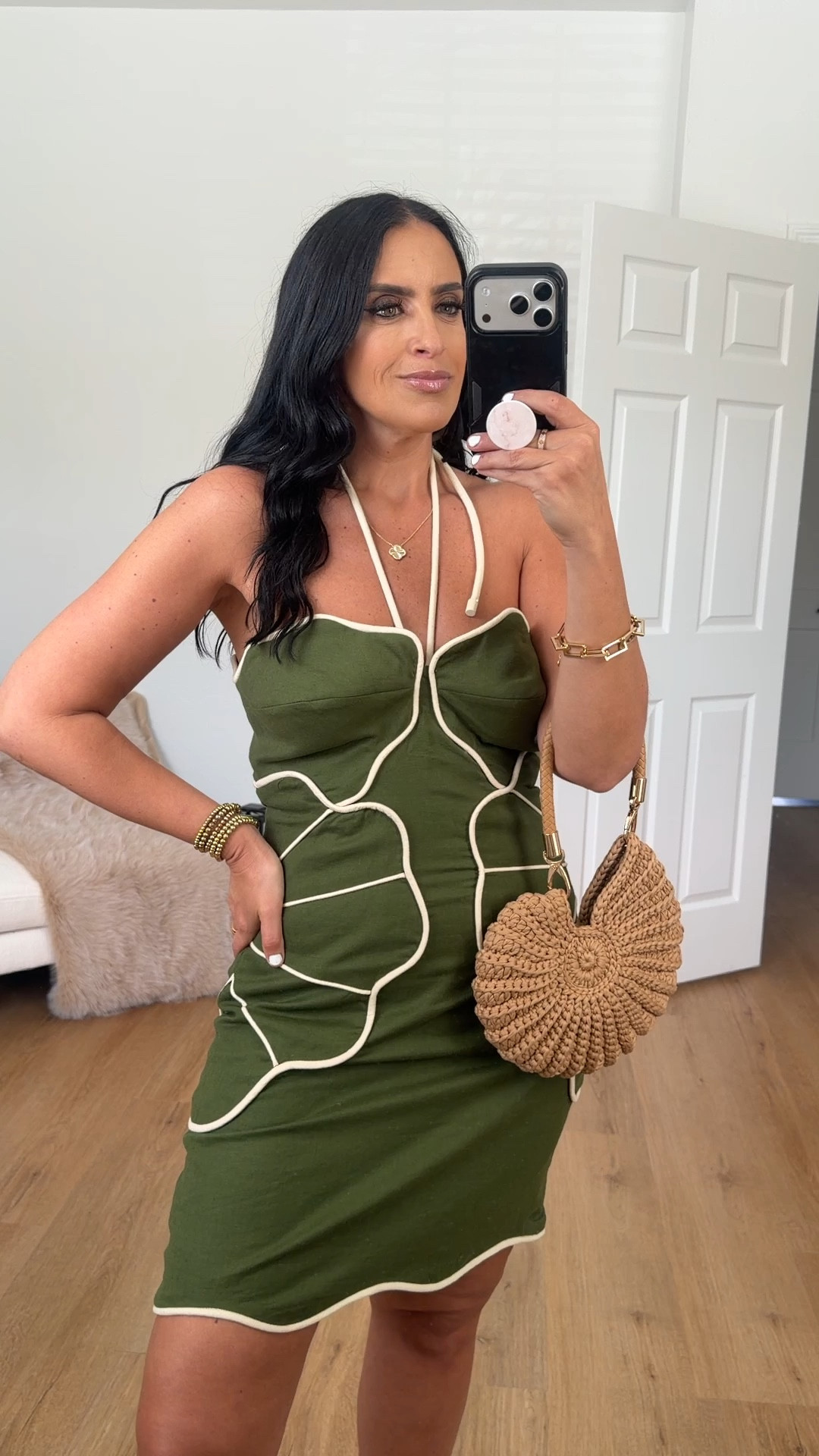 Dress extra 40% off in cart now $100 originally $300

Farm Rio linen blend wavy mini dress wearing size medium 