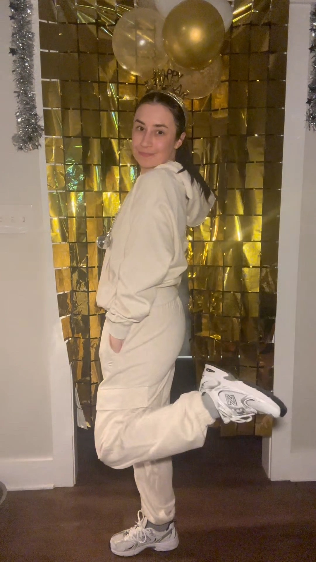 Cozy New Years Eve in @fabletics #fableticspartner 