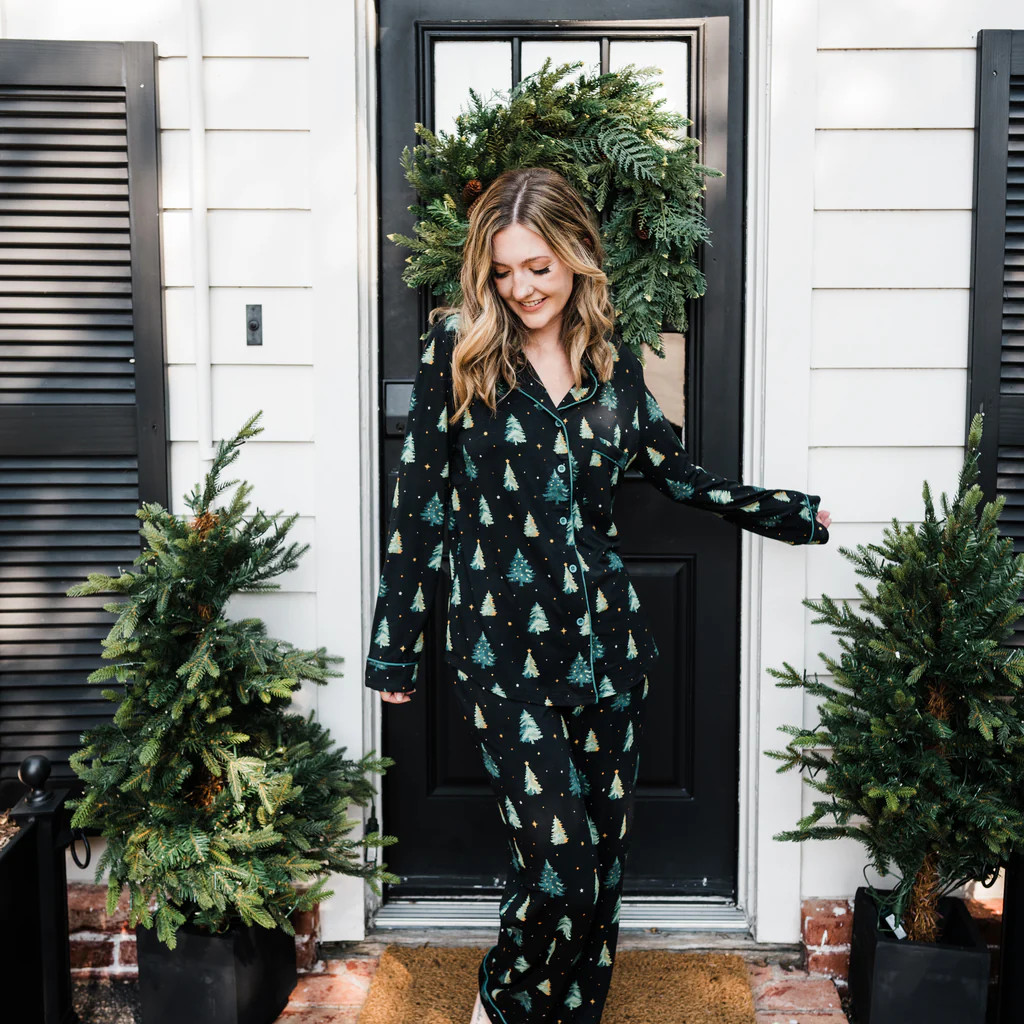 Long-Sleeved Women's Pajama Set in Twinkle Tree | Kyte Baby