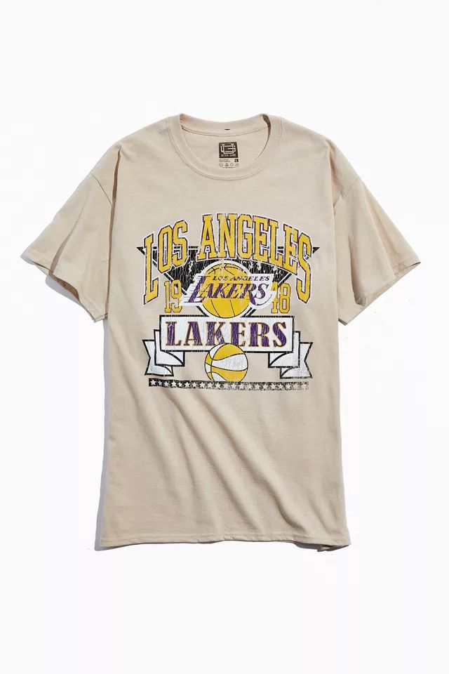 ULTRA GAME Los Angeles Lakers Vintage Collegiate Text Tee | Urban Outfitters (US and RoW)