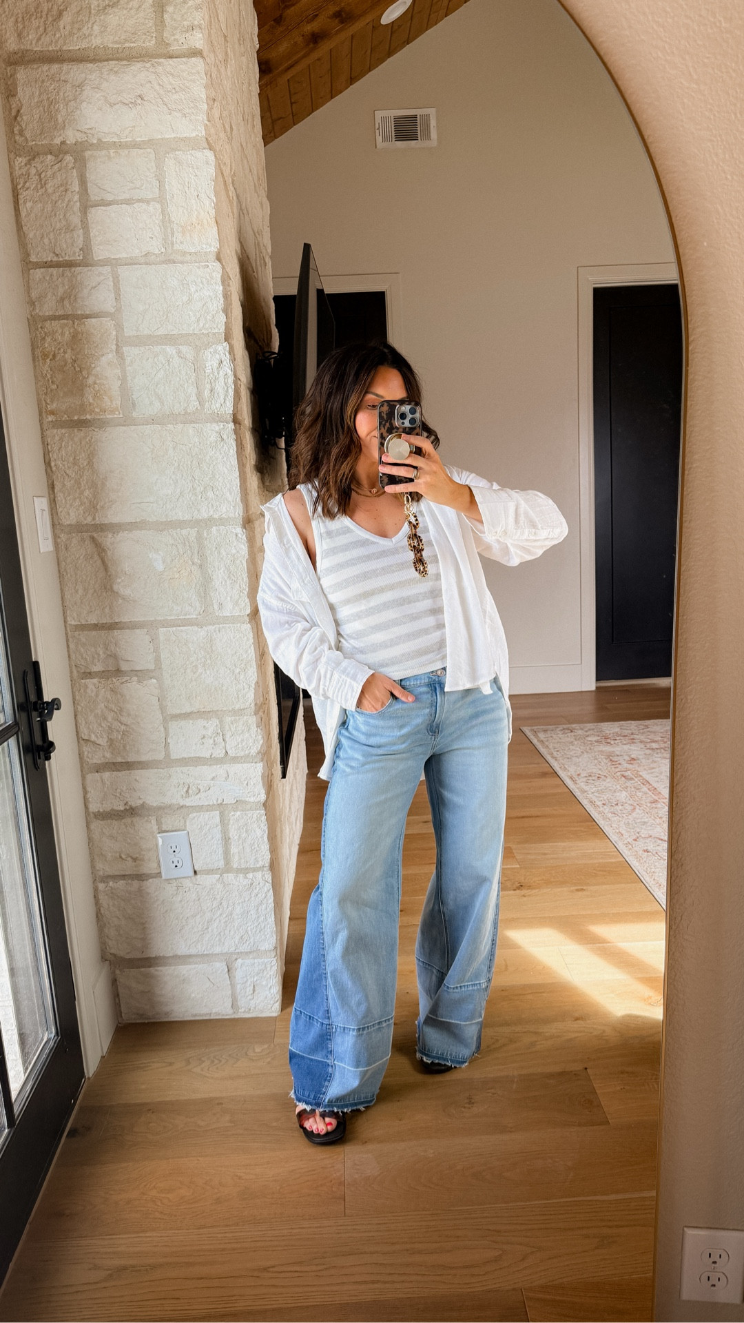 @AmericanEagle denim is one of my favs! Great price point. 
Get your true size (I’m a size 10) and I get a long length if I want them to hit the floor. Regular length for ankle jeans. 

I am a little over 5’7” to reference. 

#AEPartner #AEJeans



#LTKSaleAlert #LTKMidsize #LTKootd