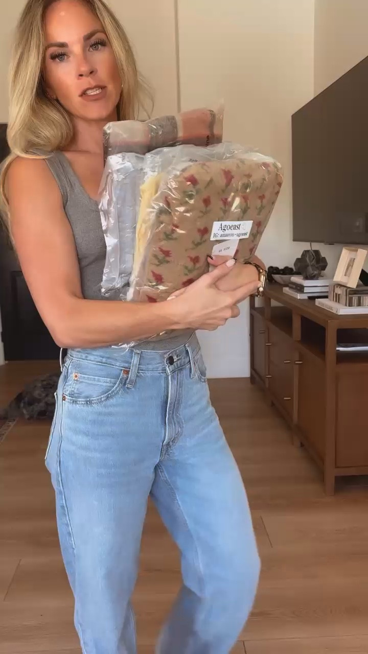 Another Amazon haul with the best fall look for less finds!

Fall fashion, Amazon fashion, Amazon finds, fall trends, affordable fall outfits 

#LTKStyleTip #LTKFindsUnder100 #LTKFindsUnder50