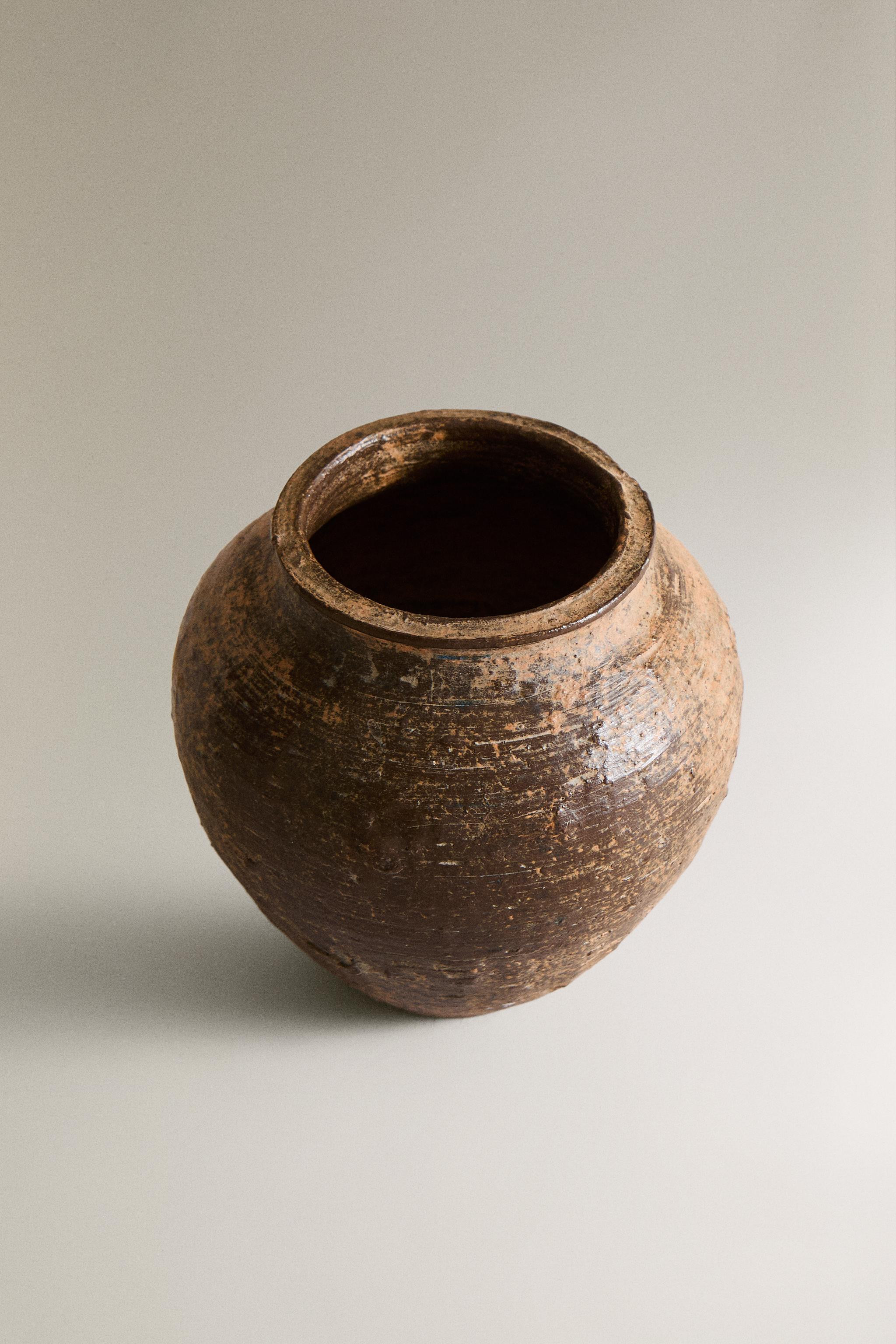 SMALL TERRACOTTA VASE | Zara US