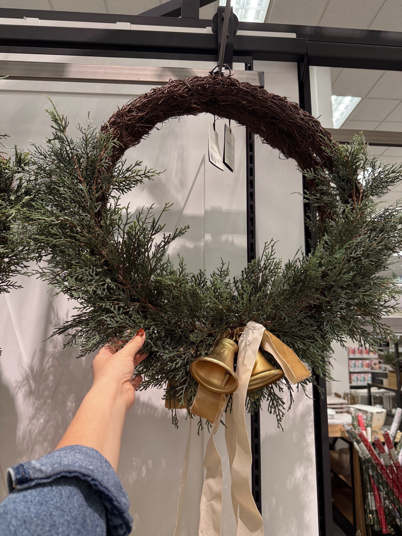 Pretty Christmas wreath 🫶🏼🔔

#LTKCyberWeek #LTKHoliday #LTKSeasonal