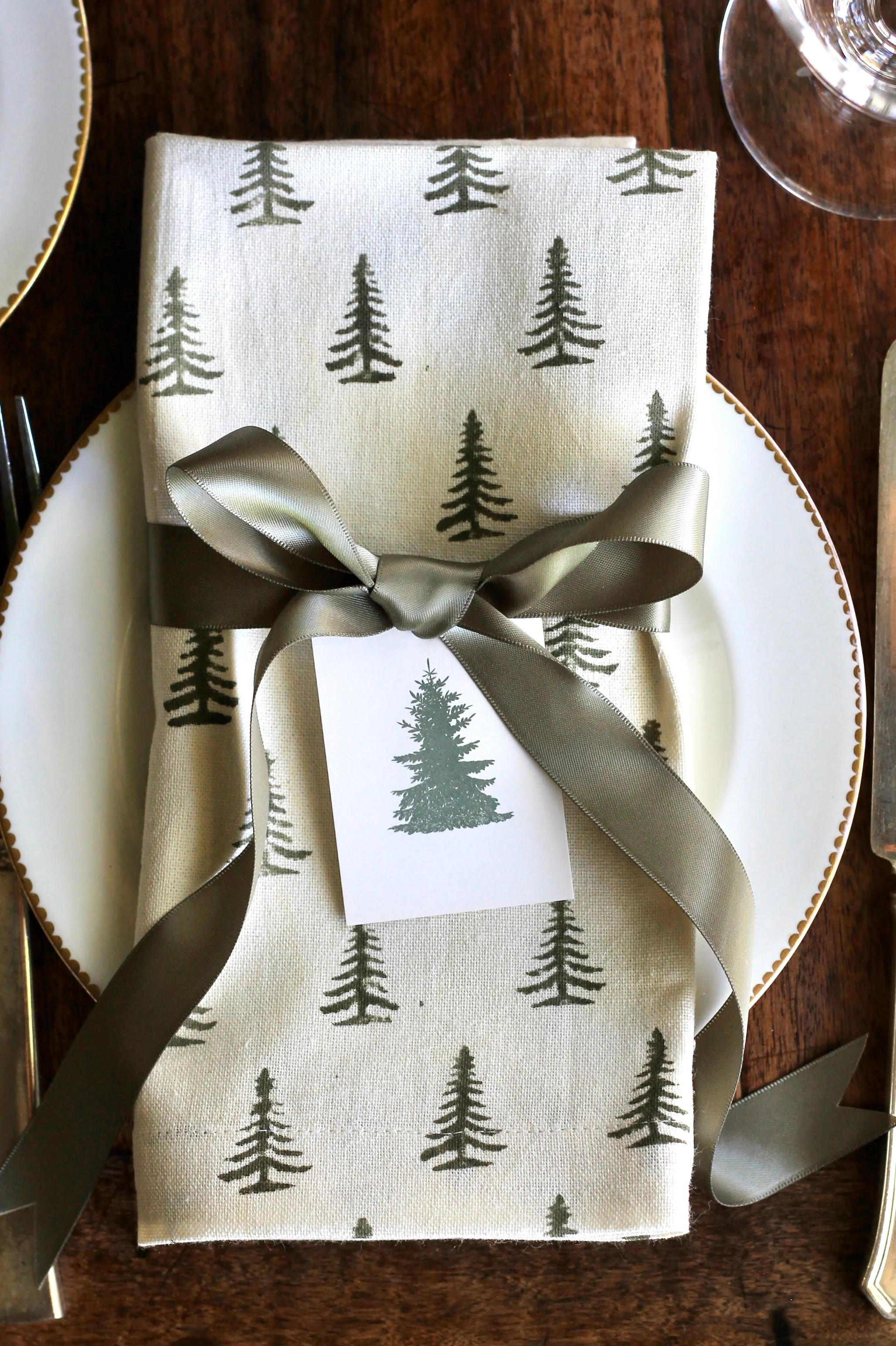 "Tree Hunt" Napkins & Table Linens | JSH Home Essentials