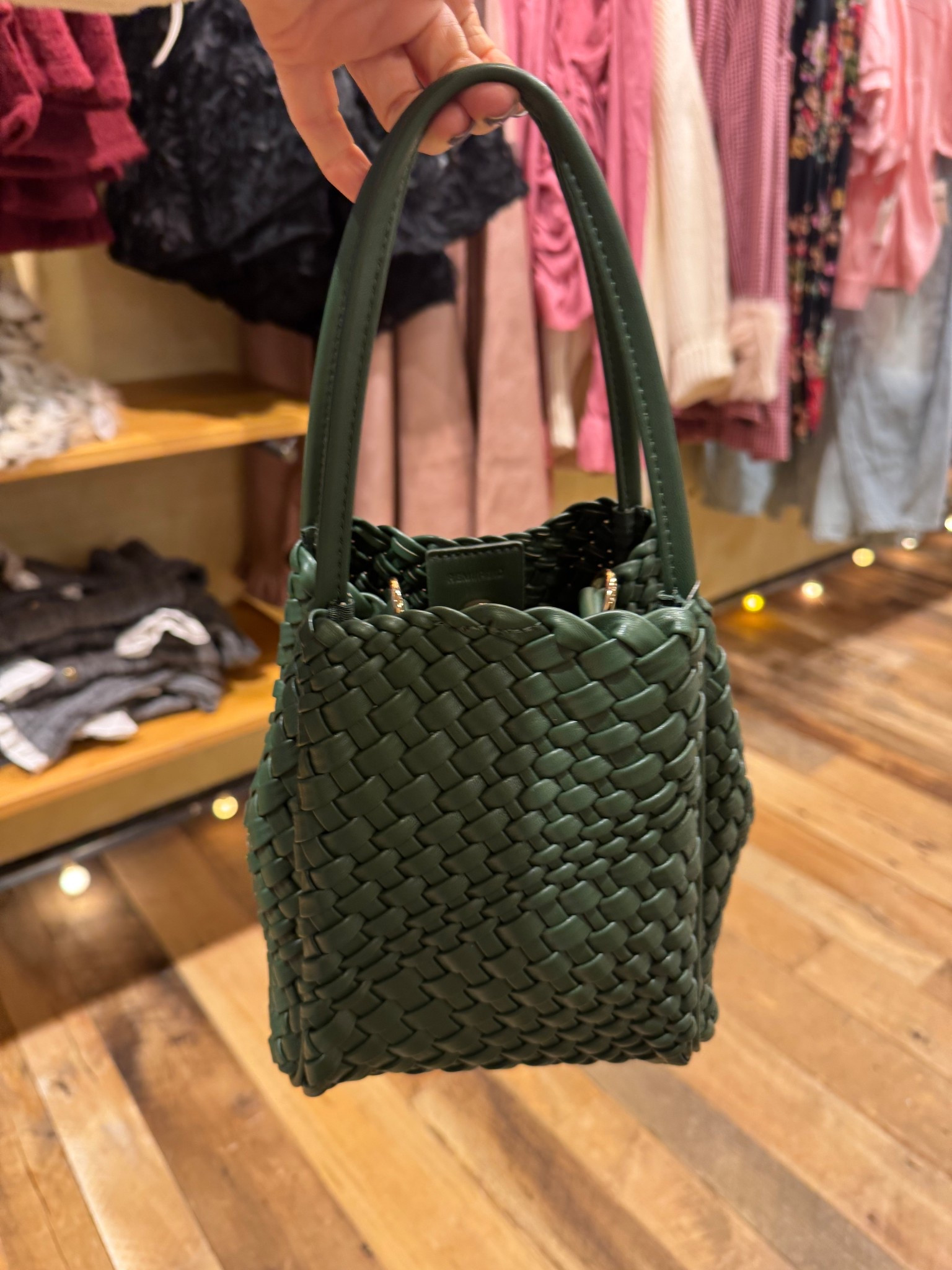 This bag is so adorable. Beautiful soft faux leather. Under $100!

#wovenbag #woventote #anthrofind



#LTKFindsUnder100 #LTKGiftGuide #LTKSaleAlert