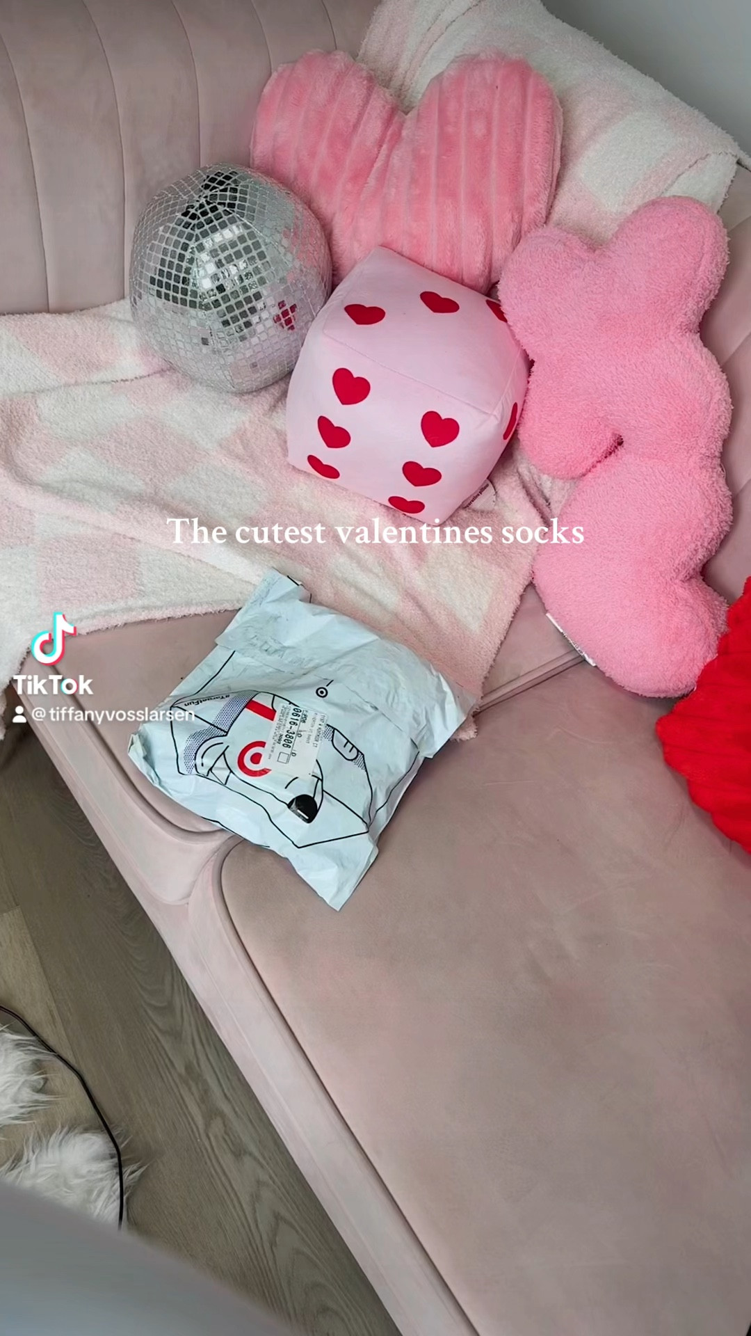The cutest socks for Valentine’s Day 🥰

Target valentines find
Galentines party favor
Target Valentine’s Day socks
Cute crew socks
Valentines gift
Valentine’s Day outfit
Valentine’s Day accessories

#LTKVideo #LTKSeasonal #LTKstyletip
