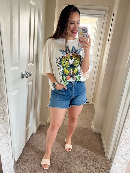 Target Oversized Tee is on a sale! $12!
 Size:
Top-small
Shorts-27/4
6.5 sandals (last season)

Spring Fashion. 
Spring trend. 
Spring season outfit. 
Spring t shirt. 
Oversized tee shirts. 
Oversized top. 
Cute spring shirt. 
Target fashion. 
Target shirt. 
Target top. 
Abercrombie shorts. 
High rise dad shorts. 
High rise shorts. 
Blue jean shorts. 
White sandal. 
Spring sandals. 
Cute sandals. 
Mom outfit. Curvy fashion. 
Fashion for petite. 
Petite outfit. 
Target sandals.


#LTKSeasonal #LTKstyletip #LTKSale