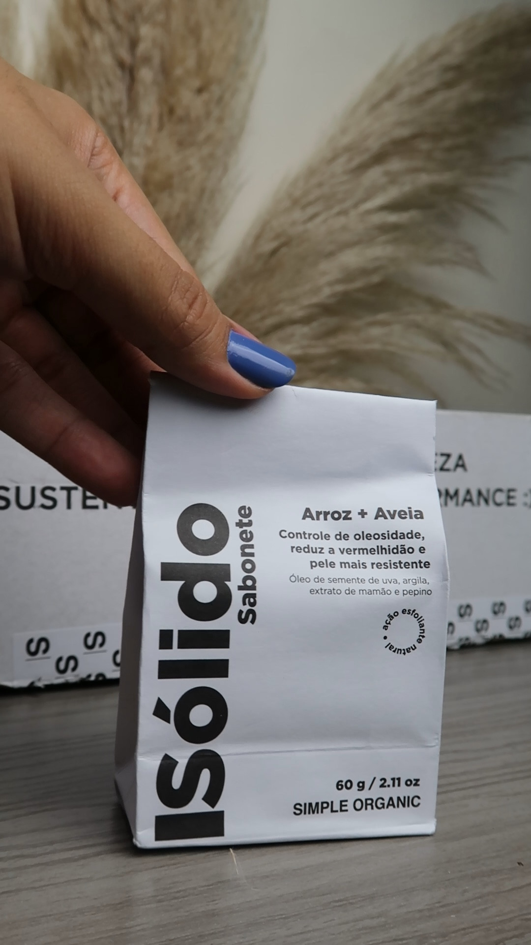 Sabonete Arroz + Aveia

função mineralizante com leve ação esfoliante que reduz os radicais livres do rosto, previne o envelhecimento, alivia a vermelhidão da pele e reduz as manchinhas.

#LTKbrasil #LTKbeauty #LTKVideo