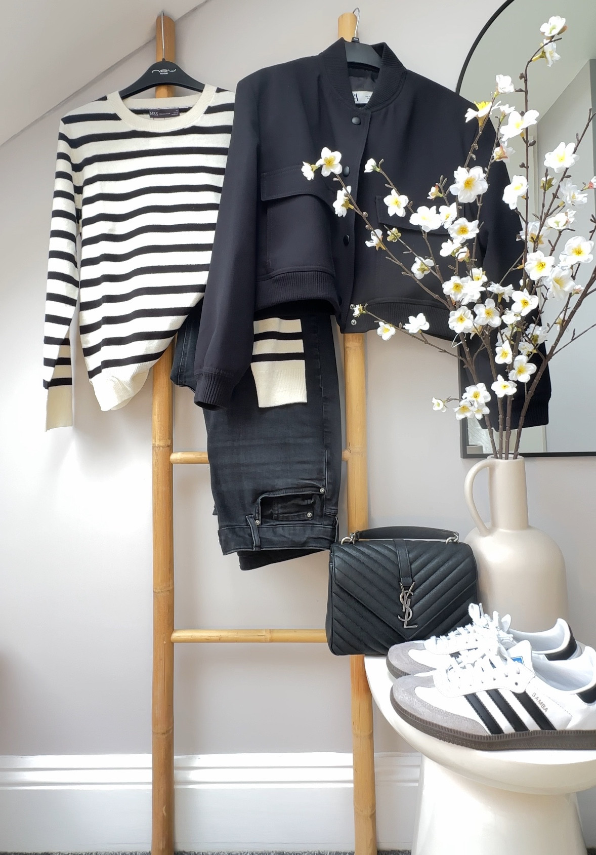 Easy spring outfits 

Easy outfits for spring with lighter fabrics and sambas

#LTKSpringSale #LTKover40 #LTKSeasonal