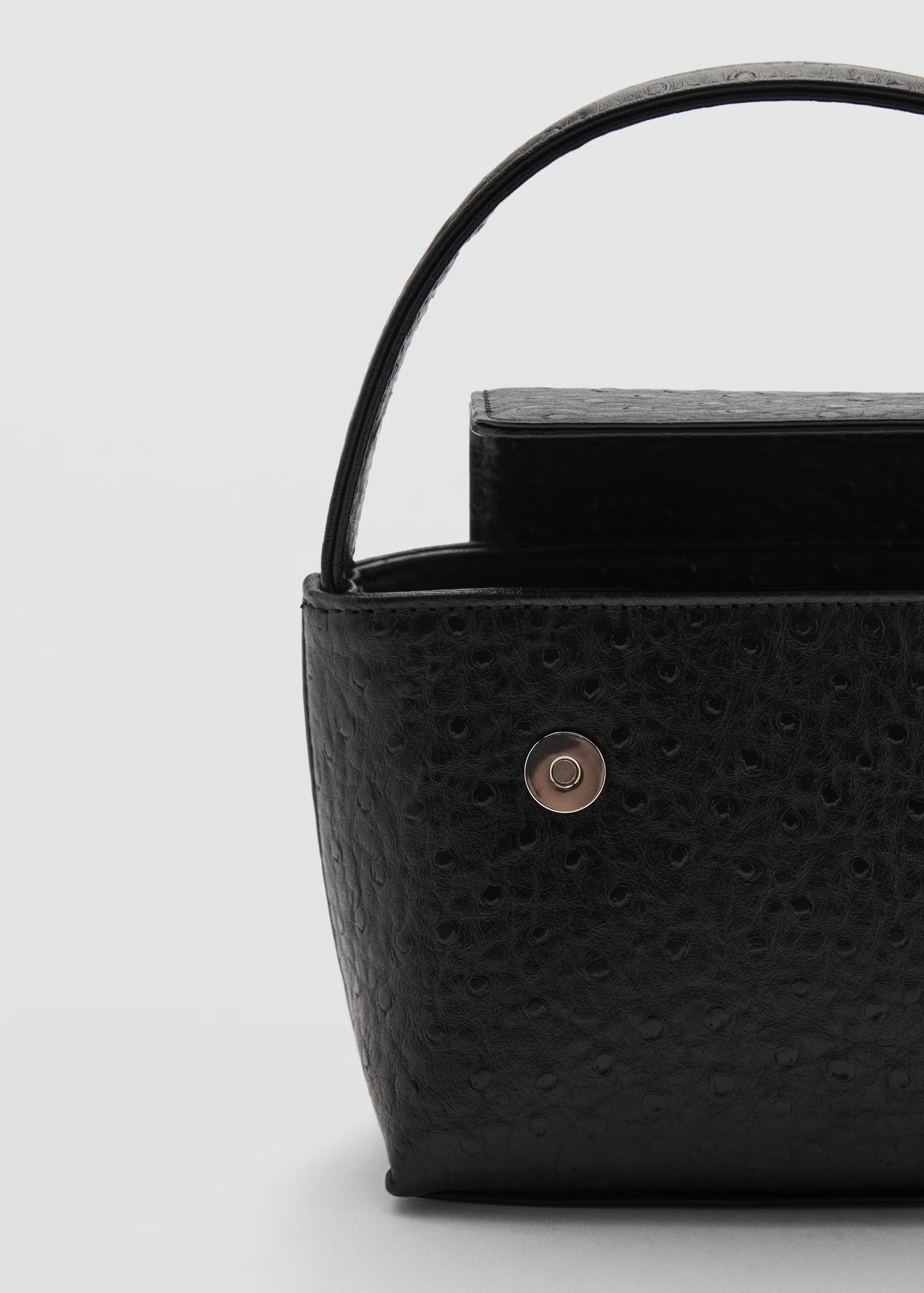 Flap chain bag - Woman | MANGO United Kingdom | MANGO (UK)