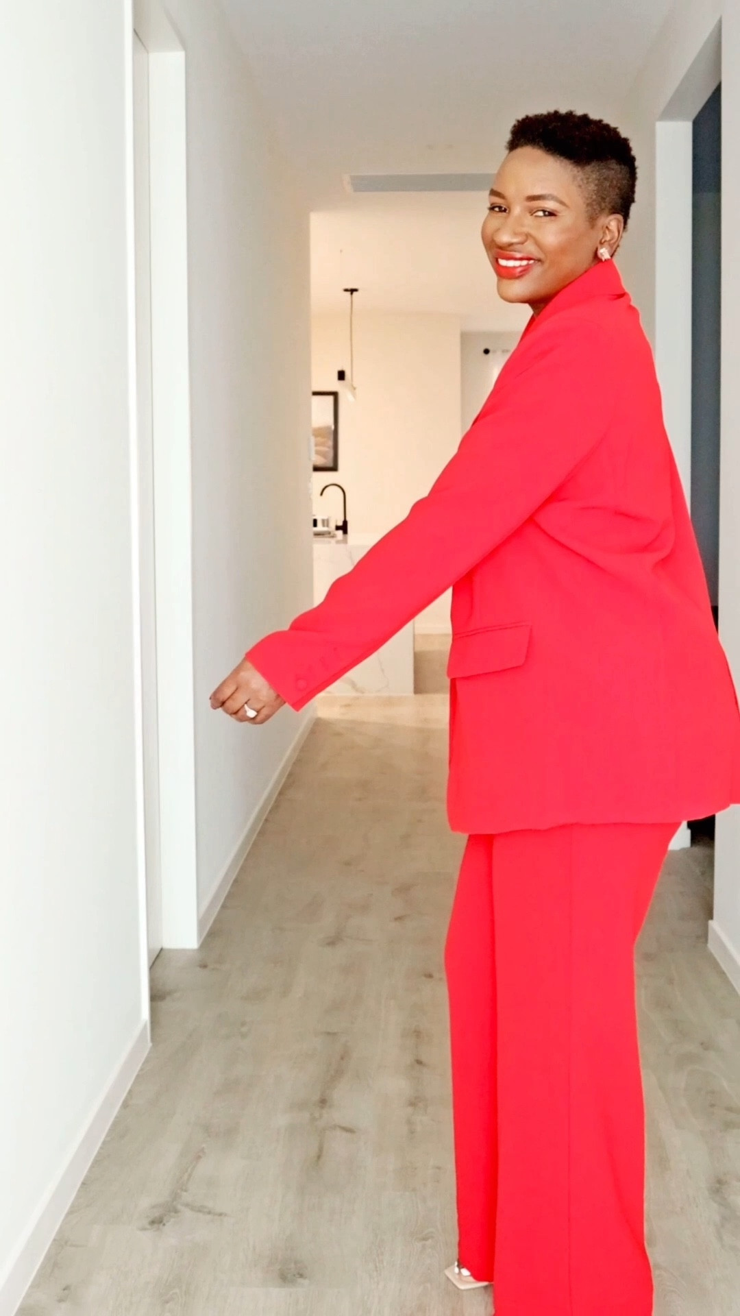 Red hot! This power suit is the perfect addition to my wardrobe that I  will be loving all year long as it is trans seasonal. The red colour was my absolute favourite making it such a statement piece. 


#LTKworkwear #LTKSeasonal #LTKaustralia