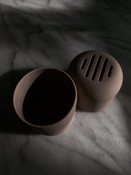 Love this nude makeup sponge holder!!! 

It’s neutral and has vents to dry your sponge when you’re on the go! 

Perfect small gift or stocking stuffer for the beauty lover in your life!

#LTKGiftGuide #LTKtravel #LTKbeauty