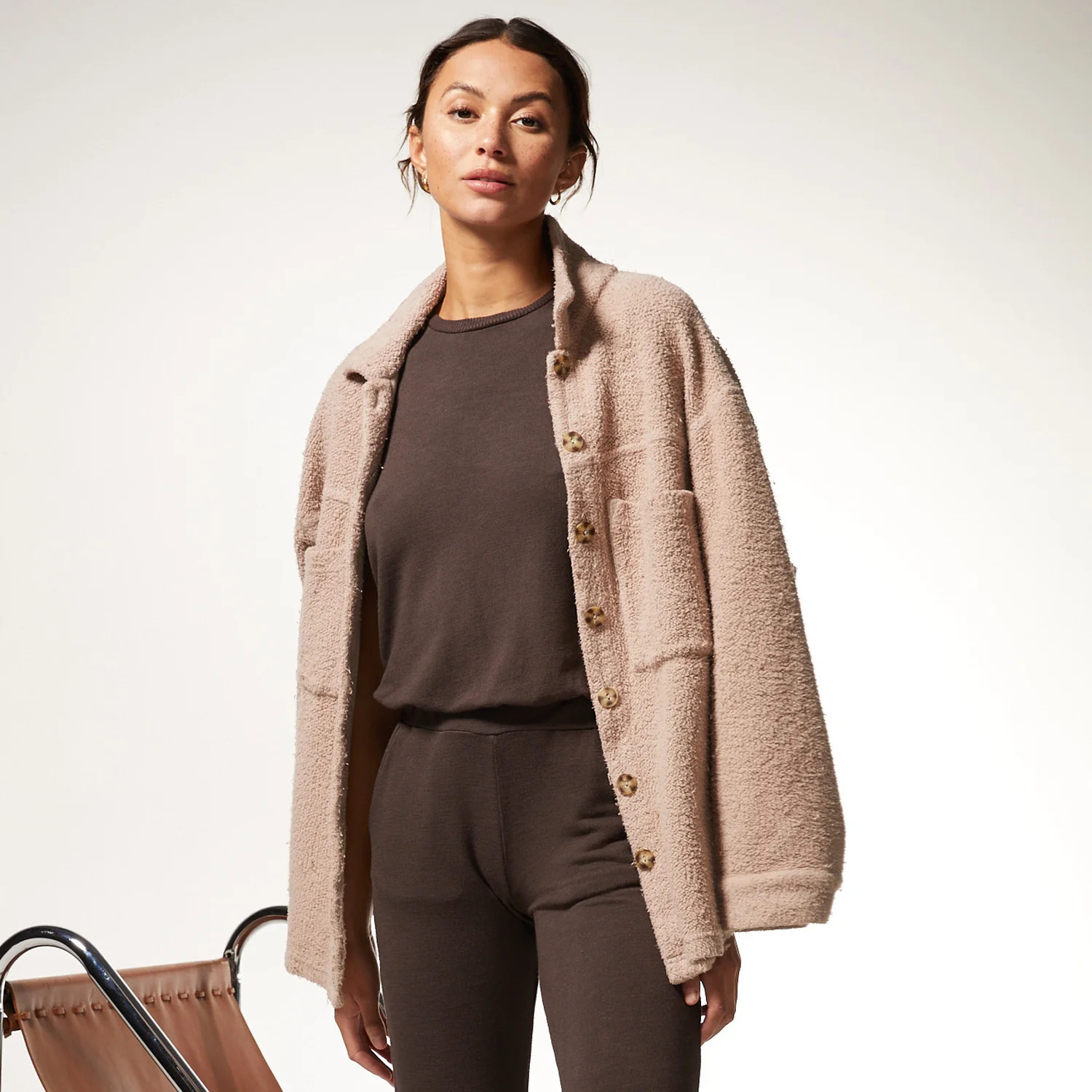 MONROW Women's Teddy Fleece Shacket in Dust, Size Medium | Monrow