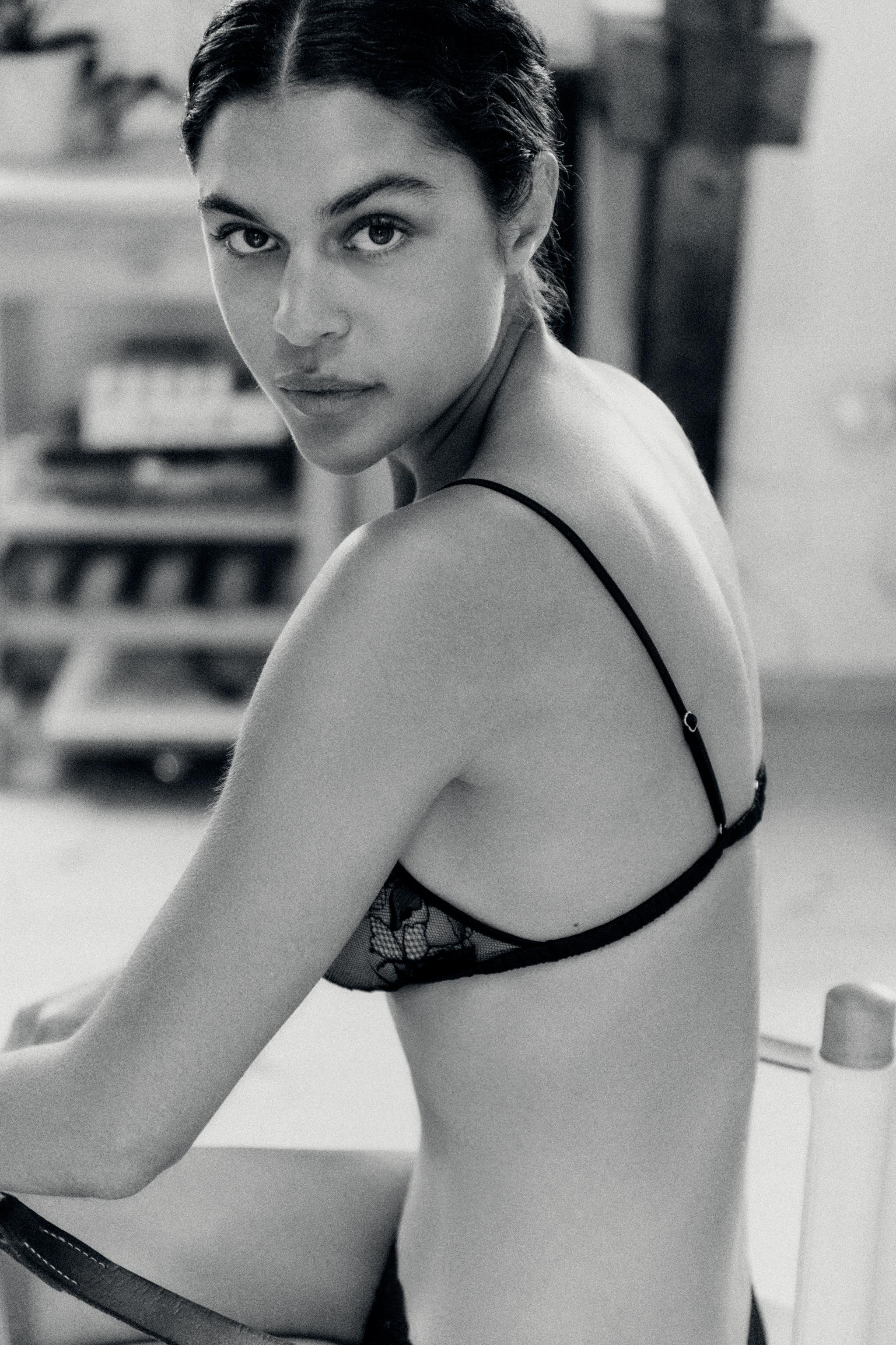 LACE TRIANGLE BRALETTE | Zara US