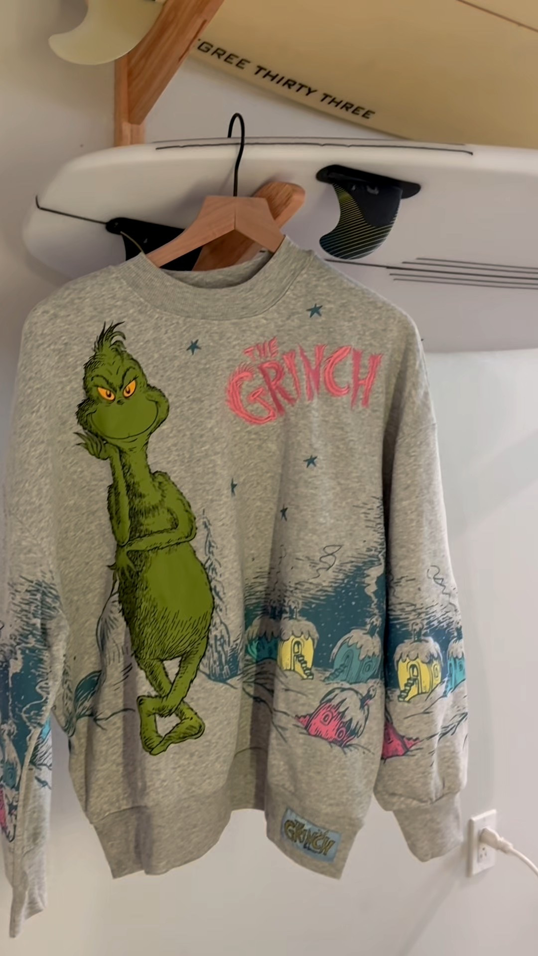 And it’s embroidered!! NOW AT TARGET #grinch #christmas #sweatshirts

#LTKSeasonal #LTKTall #LTKHoliday