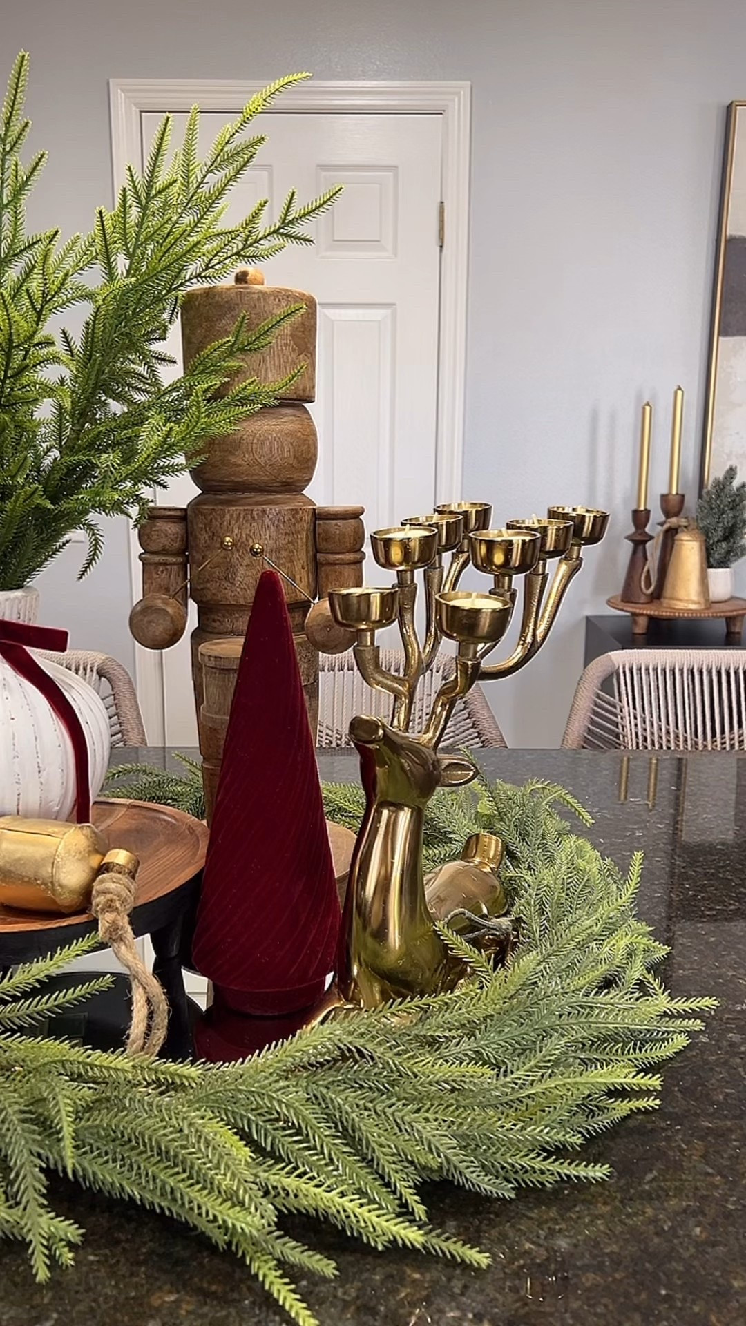 Deck the halls 🔔 

#LTKHoliday #LTKHome #LTKStyleTip