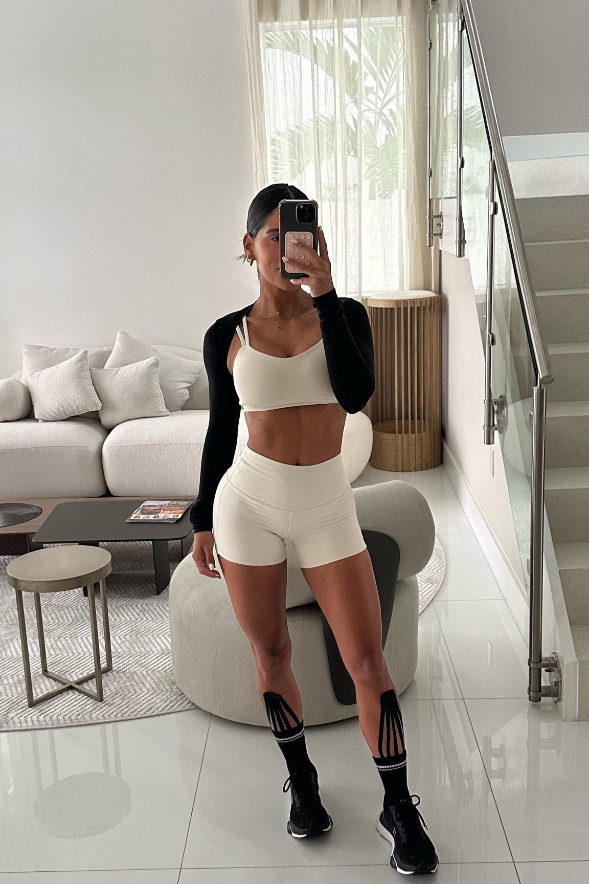 El color es BONE del set💛☁️