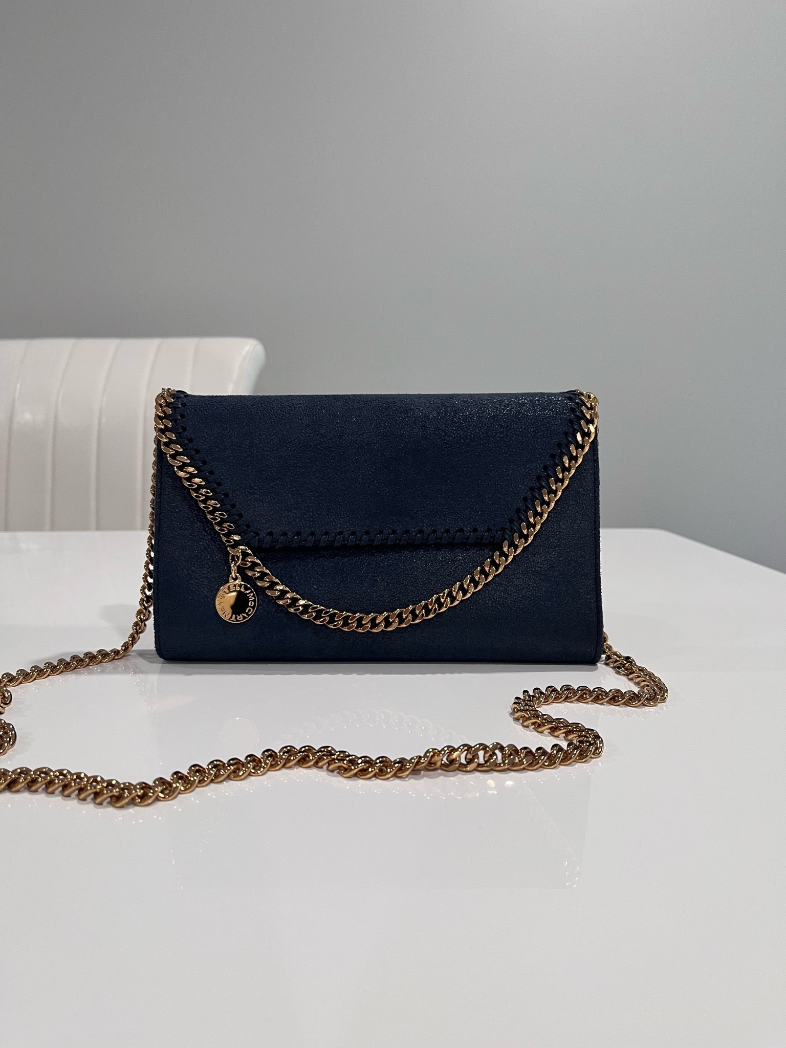 Falabella Wallet Crossbody Bag
Compact and versatile, the Falabella wallet crossbody bag is responsibly made from specially created matte Shaggy Deer fabric with a semi-gloss grain, a cruelty-free alternative to animal leather. The vegan bag includes an interior slip pocket and is fully lined with recycled materials.
#stellamccartney #stella #fashion

#LTKdayinmylife #LTKmomlife #LTKmorningroutine