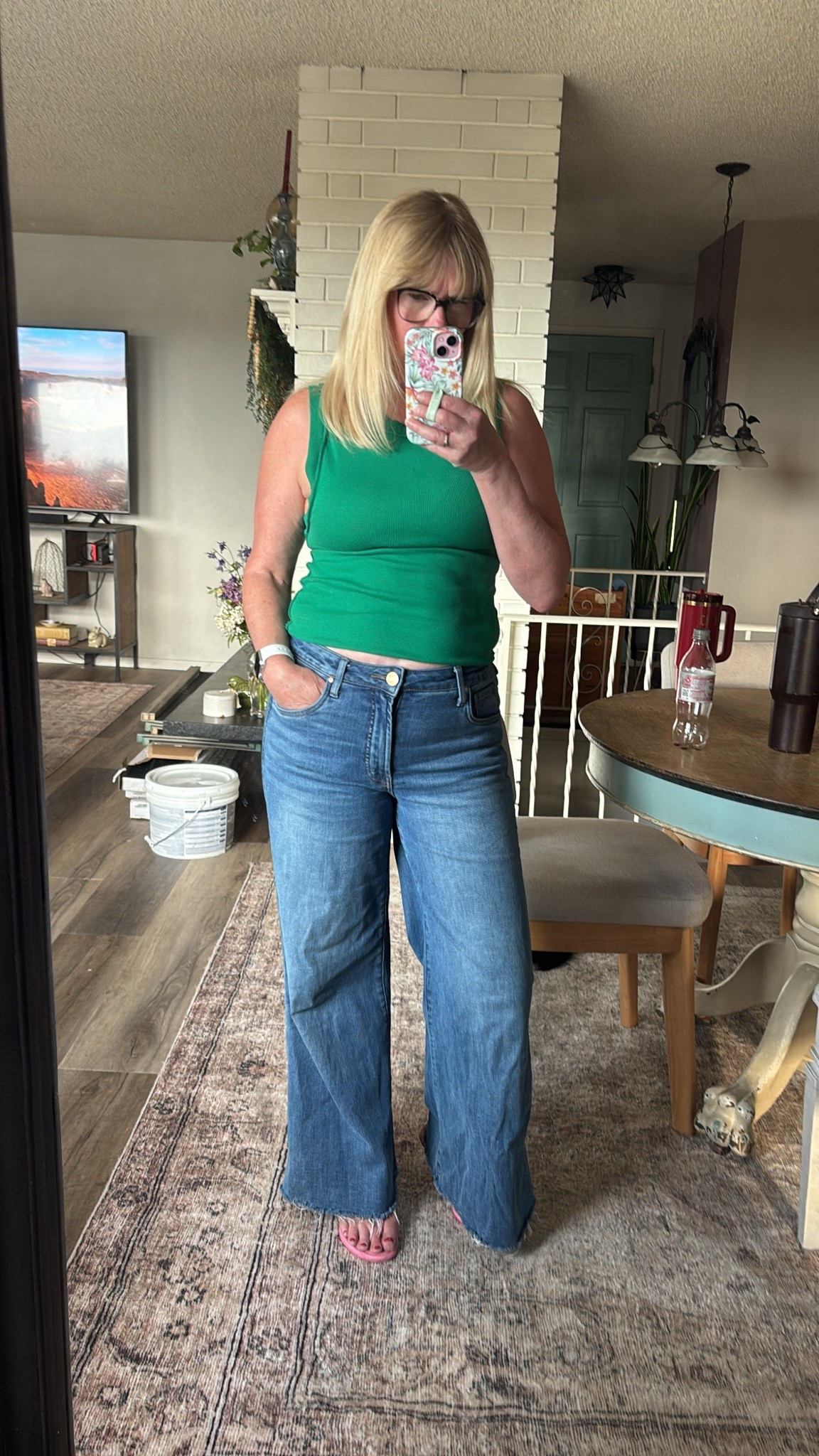 My favorite jeans and tee

#LTKdayinmylife #LTKSeasonal #LTKOver40