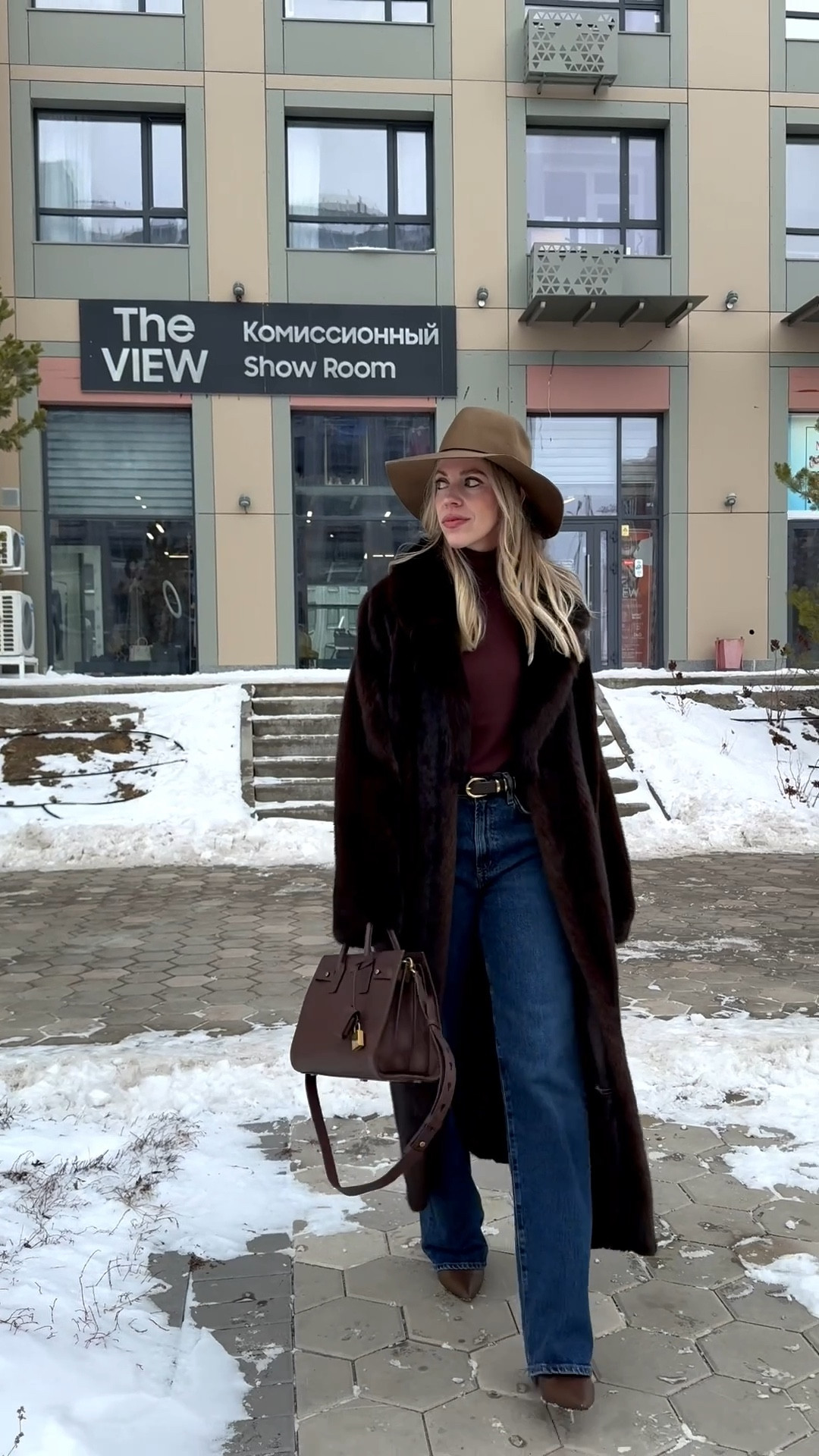 Dark brown fur coat, fur coat with jeans outfit, wool western hat, AGOLDE straight leg dark denim, chocolate brown handbag, style over 40

#LTKSeasonal #LTKOver40 #LTKSaleAlert