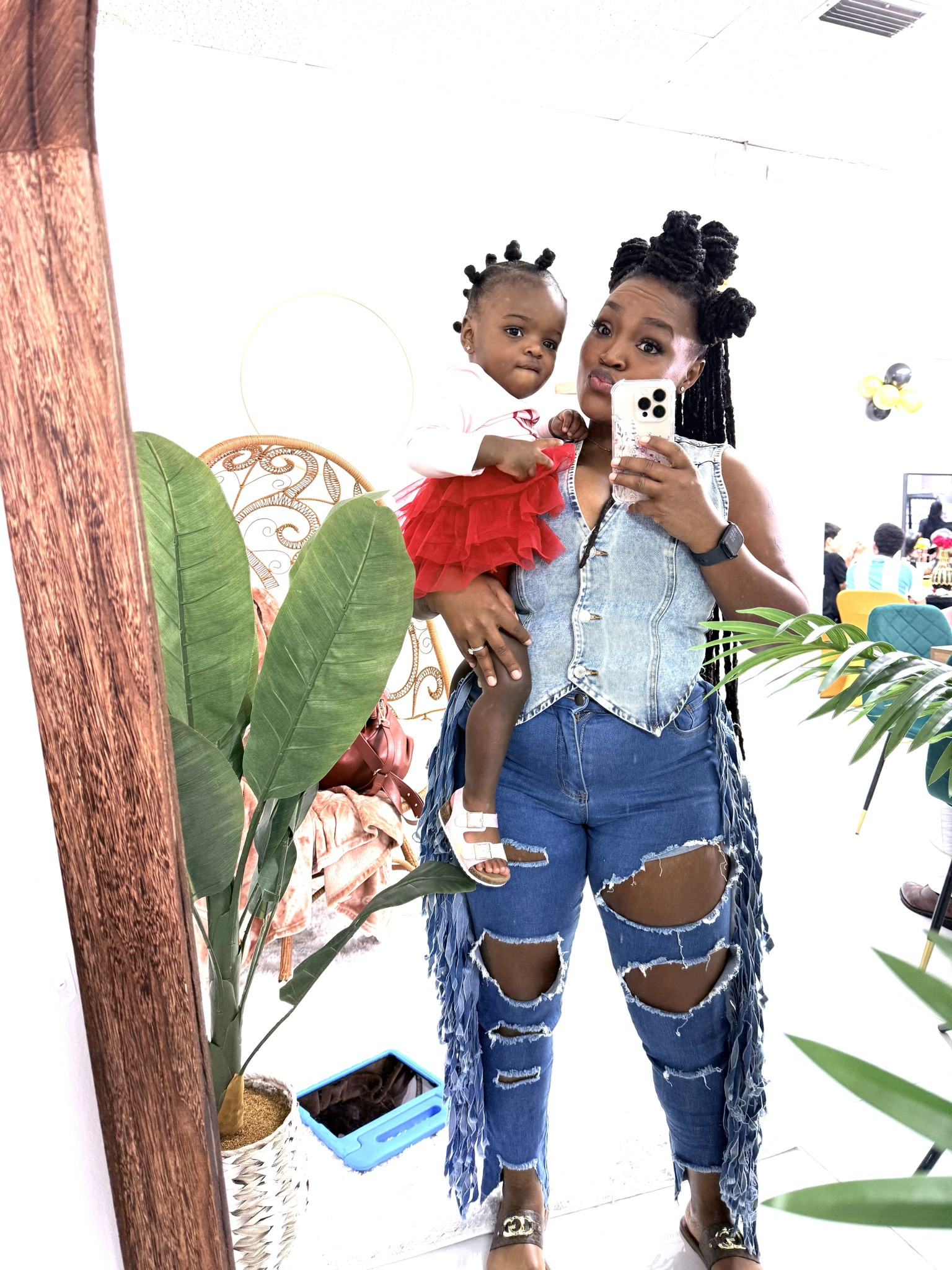 Mommy and me outfits will forever be my favorite era 🤍✨

There’s just something about matching with your mini that feels so special. Whether it’s denim on denim, cozy sweats, floral dresses, or cute lounge sets… it’s giving core memories.

Coordinated but not identical.
Cute but still comfy.
Photo ready but effortless.

I linked our favorite mommy and me outfits so you can twin with your mini too.

#MommyAndMe #MatchingMoments #MomLifeStyle #MiniMe #FamilyStyle #MomBlogger #ShoppingWithPriiincesss #AtlantaCreator


#LTKBaby #LTKKids #LTKootd