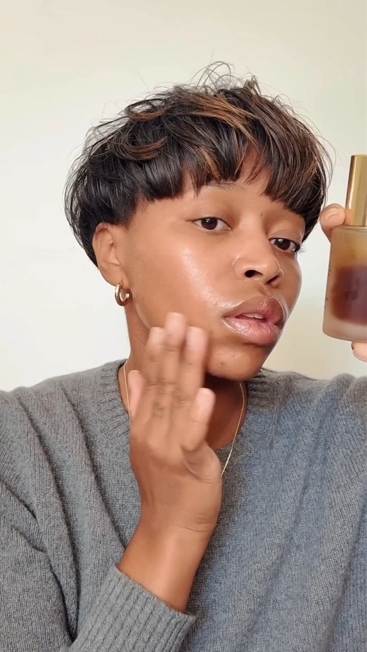 #MERIT did it’s big one with The Great Skin Duo 💦 
.
Following my daily skincare routine this pair primes my face, giving me a natural glow. Then with just a few extra products I am good to go! Shop @merit in my bio!
#meritbeauty #gifted #meritpartner