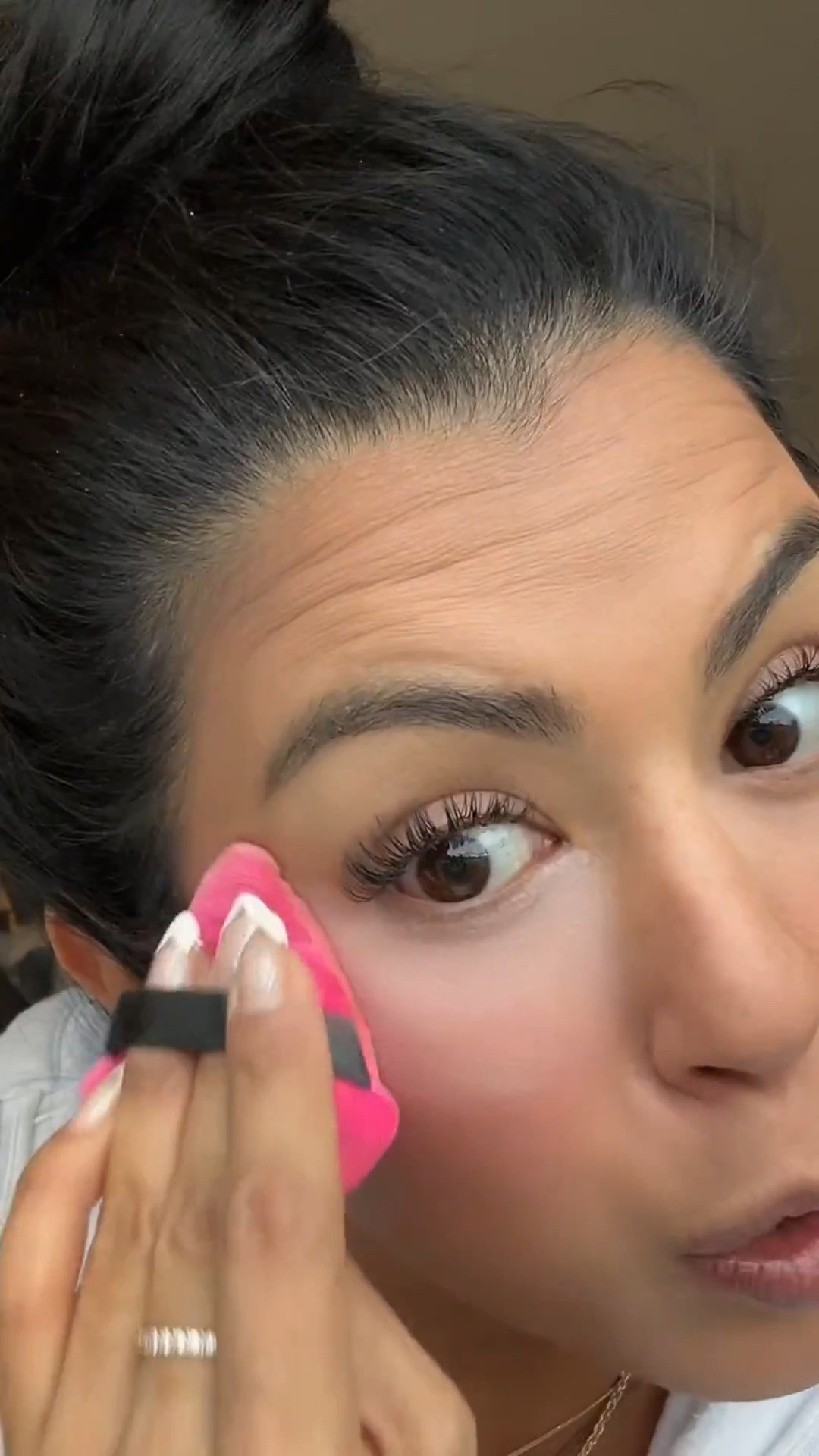 Okay, so I was skeptical about pink setting powder - until this one! 💗

Kimchi Chic’s setting powder is like a blurring filter IRL. Cheat code for looking well-rested (even when I’m not) 😅

#LTKBeauty #LTKOver40 #LTKU