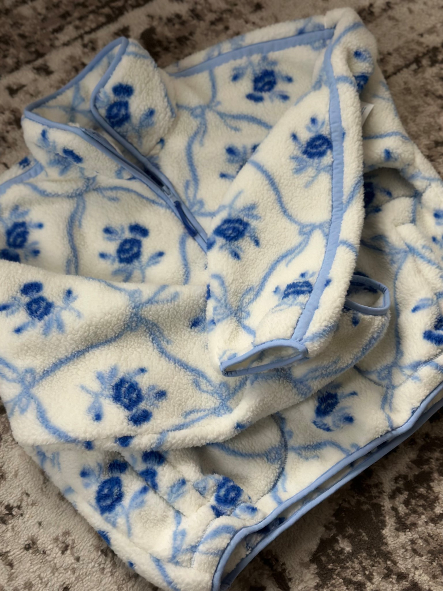 These fleece sweatshirt from Old Navy arrived in the mail just in time for our subzero temperatures this weekend. Love the pattern on this!!!

#LTKdayinmylife #LTKActive #LTKSaleAlert