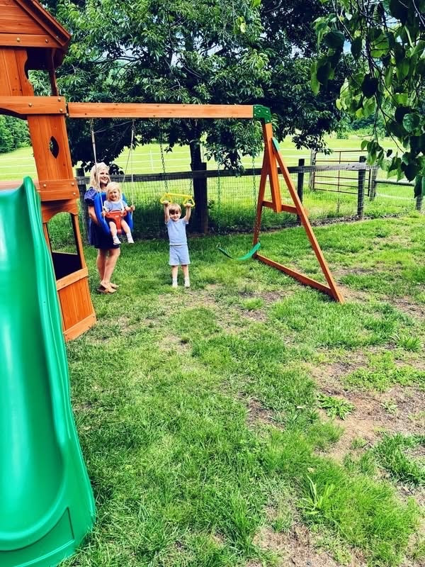 right smack dab in the middle of the days I always dreamed of 🚜🛝💭🌳👶🏼👩‍🌾🪴☀️🐓🌾🤠🫐🍅🧺🌱💦🌞 #chasingbabiesraisingdreams #lifelately #lifeonthefarm #countryliving #farmsweetfarm