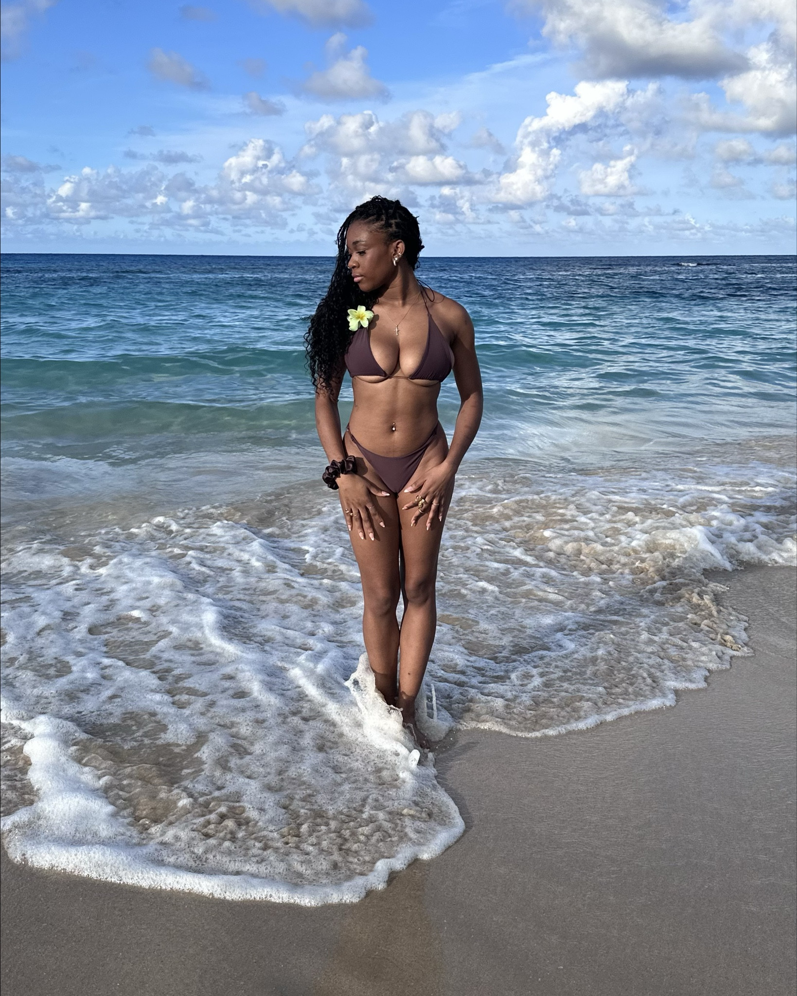 what’s better than being on a beautiful beach in Jamaica? Exactly.
#brownbikini #beachoutfit #beachfit #summerootd #islandoutfit #jamaicaoutfit #summer2025 #whattowearthissummer

#LTKPetite #LTKSeasonal #LTKSwim