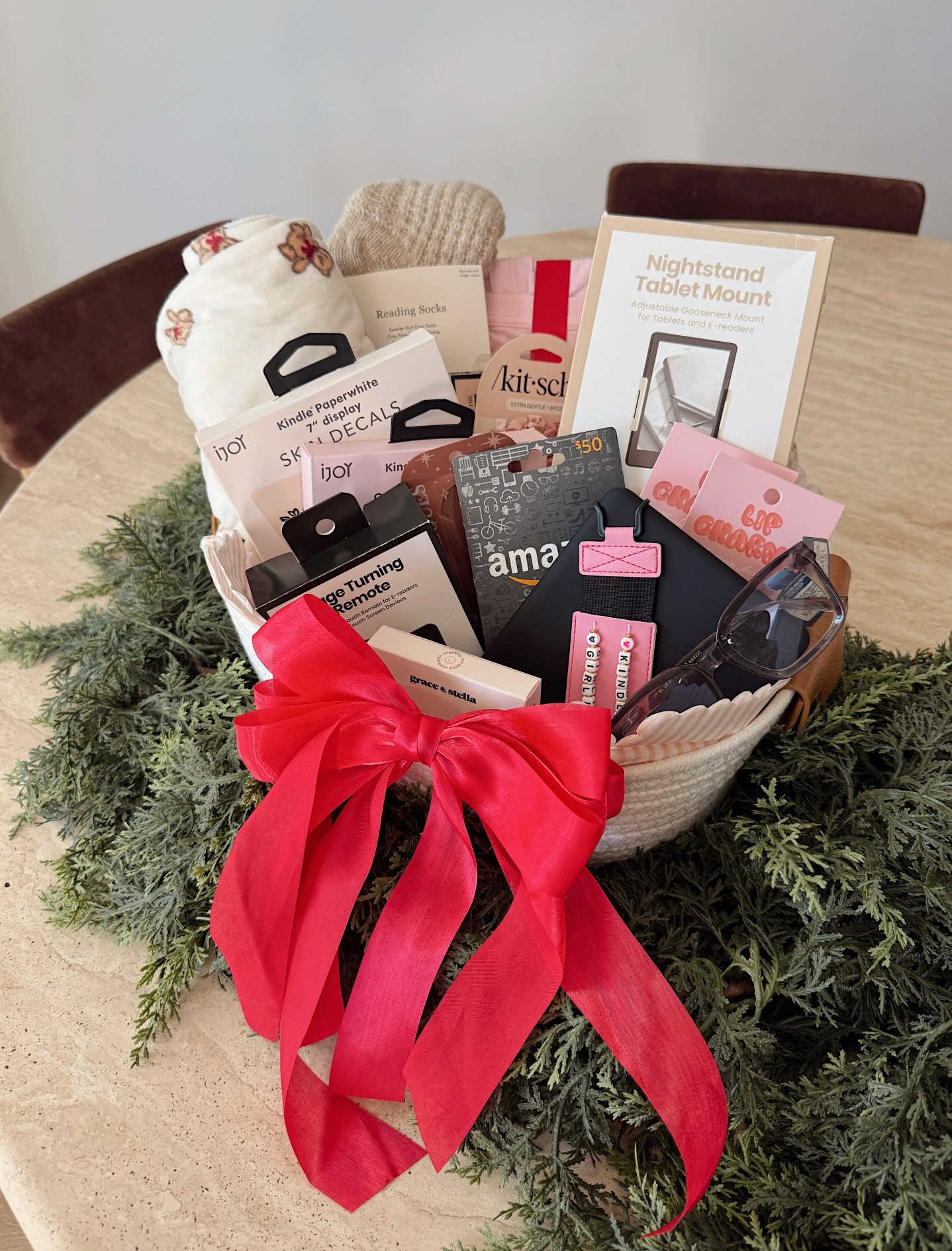 #ad | need a gift idea? | got you ♥️🎁
you can find all of these kindle accessories at @target for under $15 for the perfect gift basket!!!

#LapTopAccessories #TargetGifts #targetpartner #target #giftidea #giftbasket


#LTKFindsUnder50 #LTKGiftGuide #LTKCyberWeek