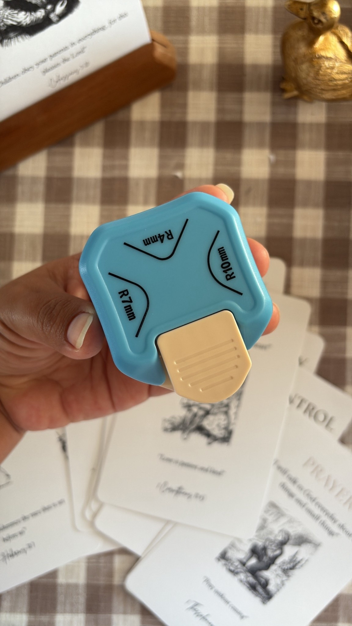 Best Paper Corner Rounder ! Best amazon find!