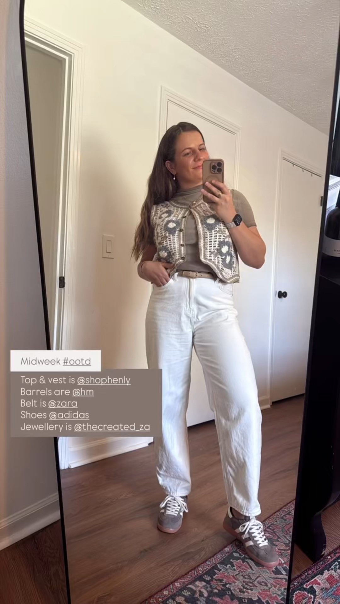Vest szn is back 🩵🤎🤍 

Top and vest are from Henly - they are great! Go check em out!


#LTKSeasonal #LTKFindsUnder50 #LTKPetite