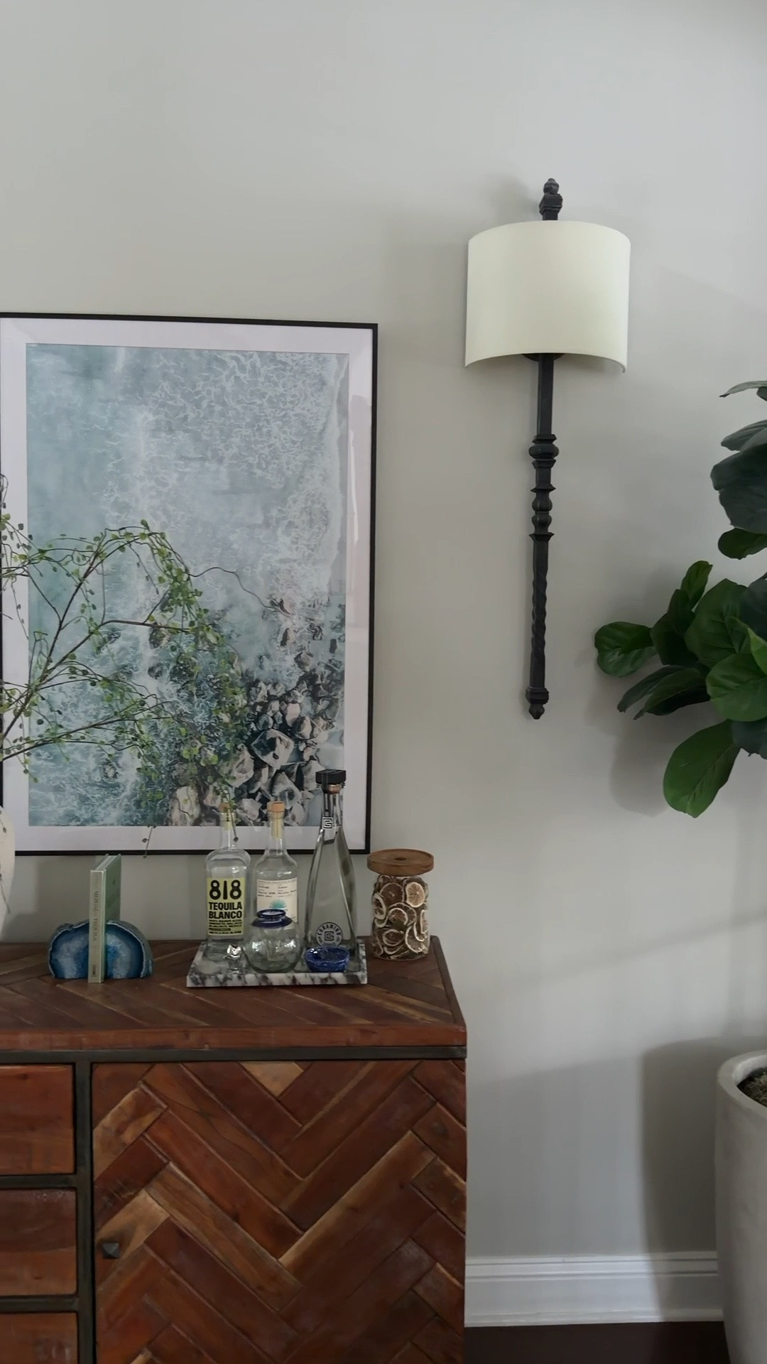 Been workin on adding some color & a little summer vibes to the home.
