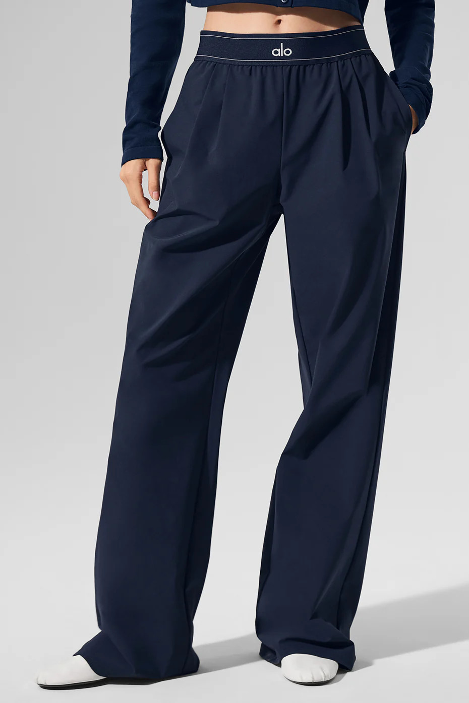 Suit Up Trouser (Regular) - Navy | Alo Yoga (US)