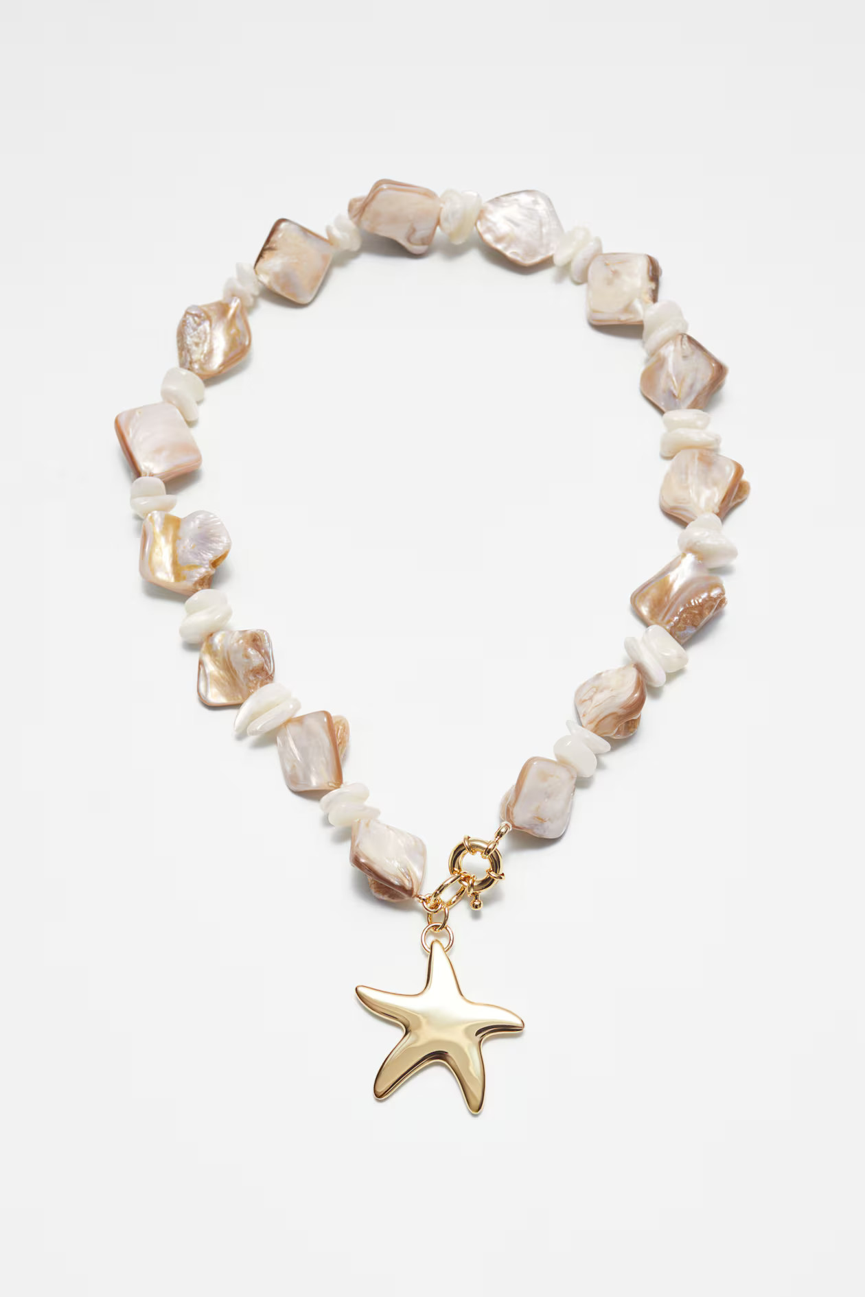 Seashell Pendant Necklace | H&M (UK, MY, IN, SG, PH, TW, HK)