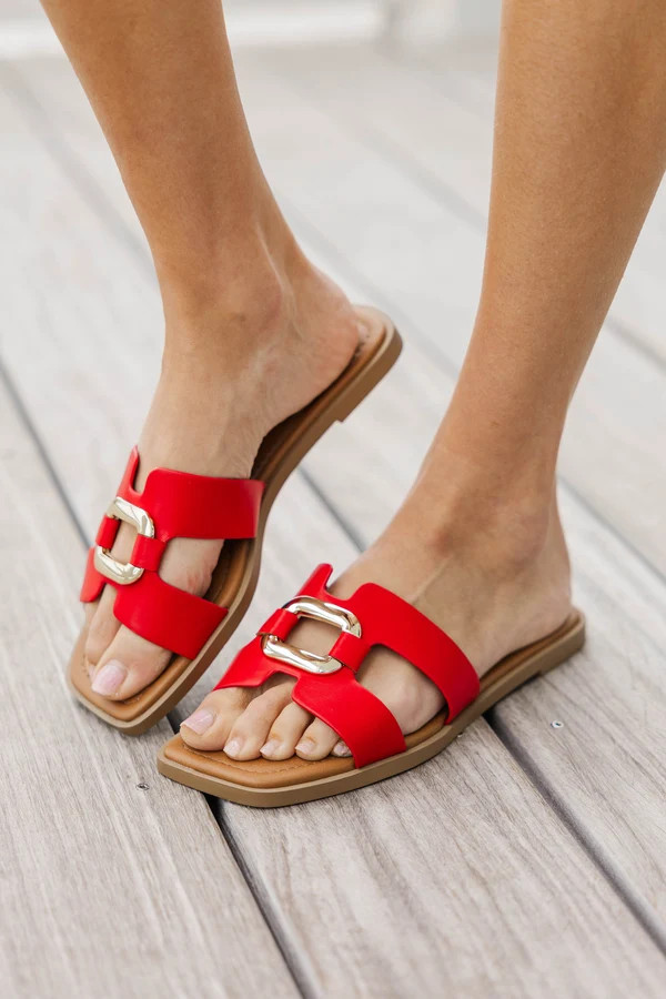 The True Classic Red Sandals | The Mint Julep Boutique