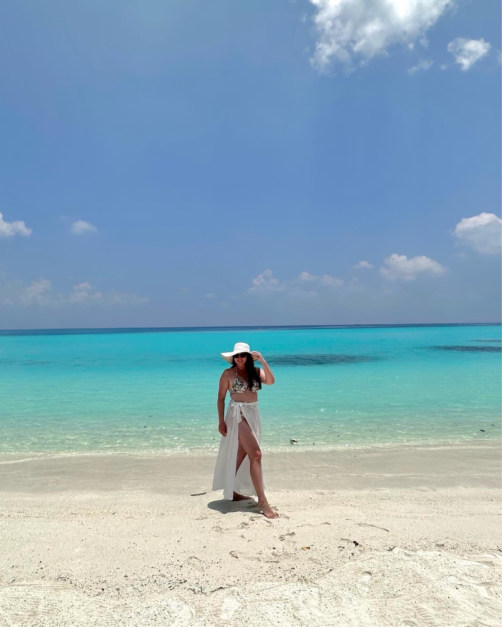 The best skit cover-up!  I sized up to Large for more flow, coverage, and length, but the Small/Medium size fit true to size. 