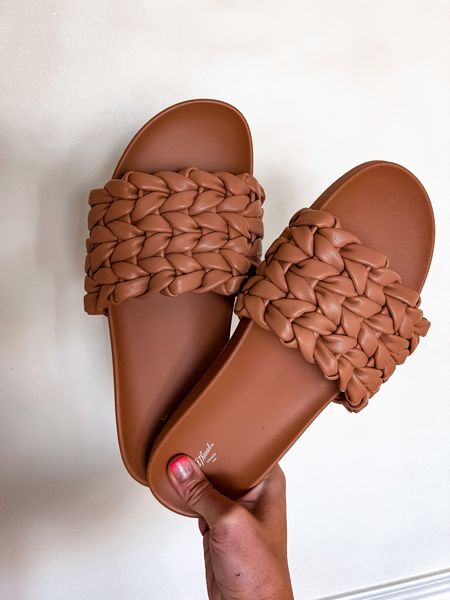 New target sandals
Ls


#LTKunder50 #LTKshoecrush #LTKsalealert