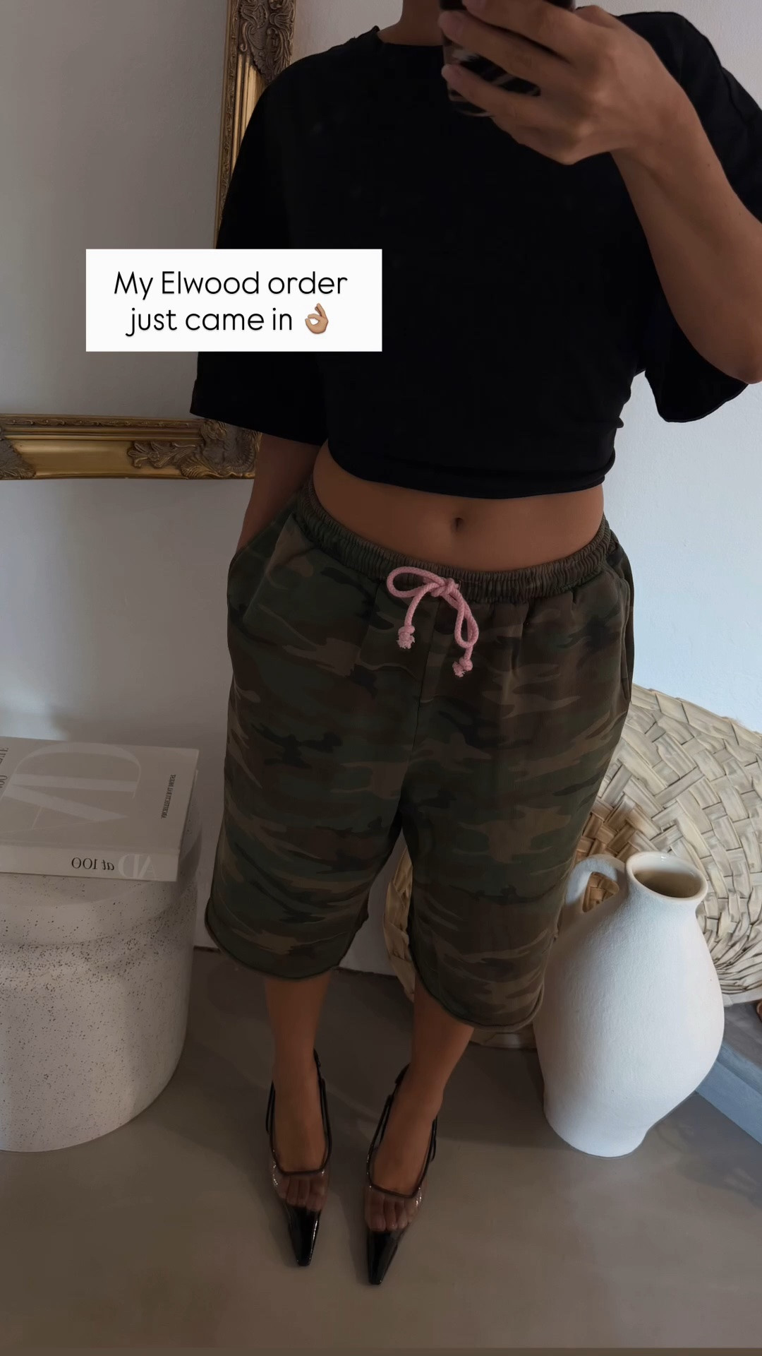 All the small sizes are sold out so I grabbed a m in these. Definitely oversized and low rise, but I’m here for it!

#LTKootd #LTKPetite #LTKSeasonal