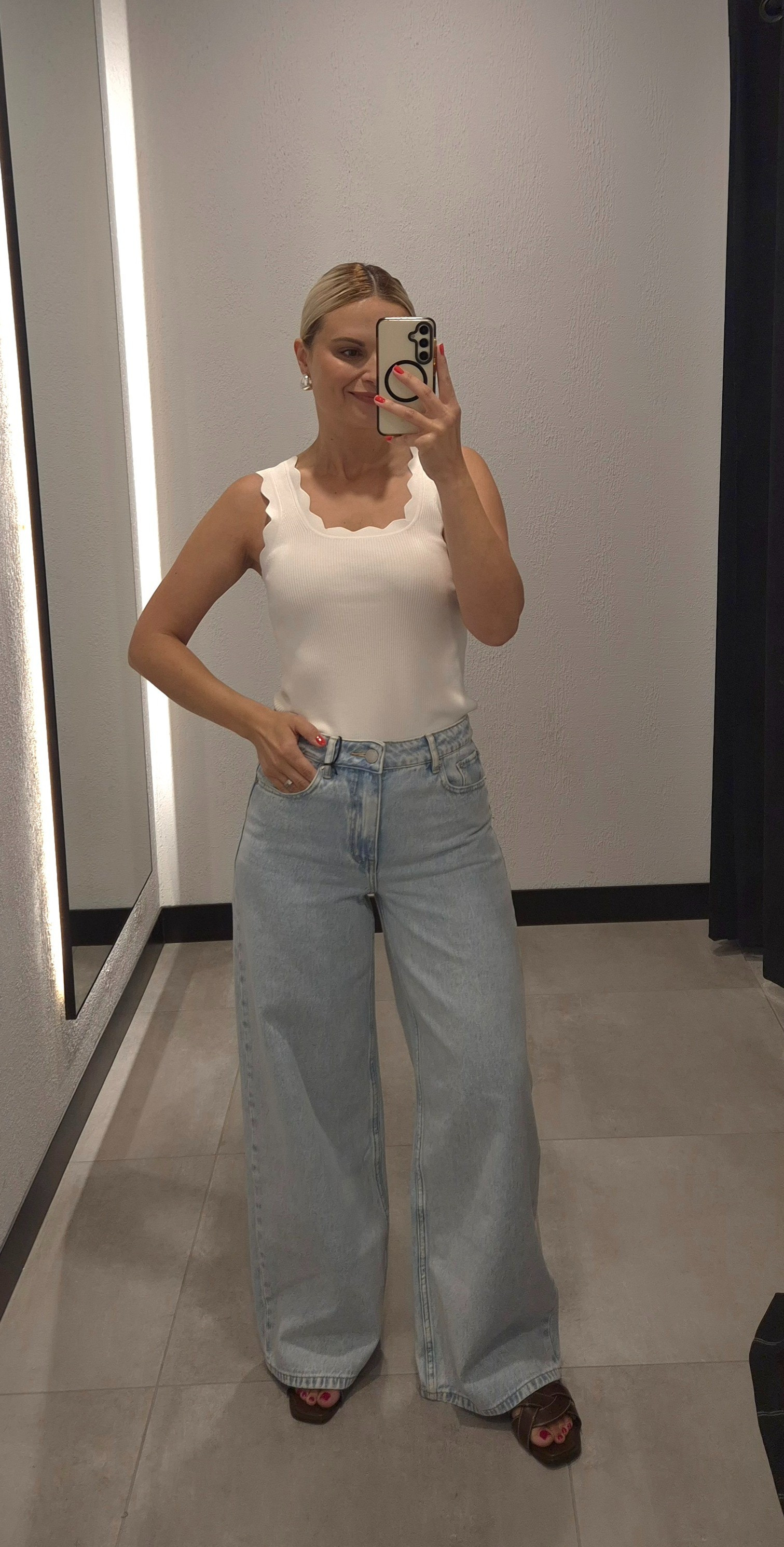 Cute top and Jeans 

#LTKaustralia #LTKsummer #LTKstyletip