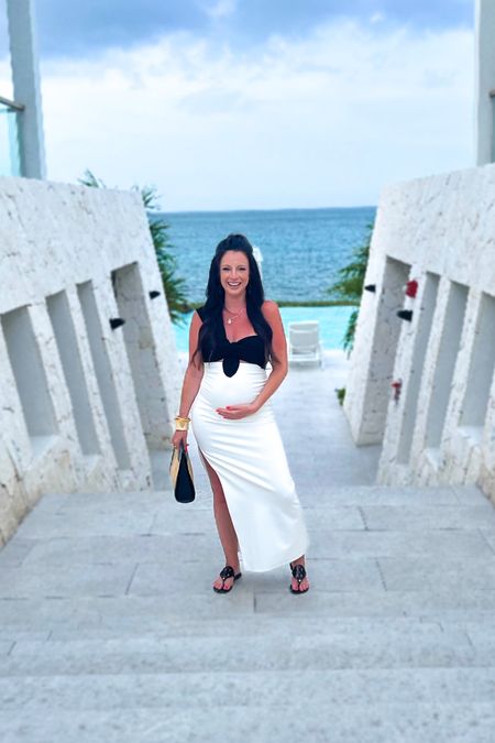 #babymoon #turksandcaicos #pregnant #pregnancy #bumpfriendly #bump #fittedskirt #toryburch #blacksandals #sandals #alphabetnecklace #letternecklace #vacation #honeymoon 

This skirt is baby bump/hold in all the goods PERFECTION 👌🏼 since it’s white you can also pair it was literally anything. It’s a great quality, zips up the side, super stretchy and has touching to make the Tummy part flattering. 

#LTKcurves #LTKbump #LTKtravel