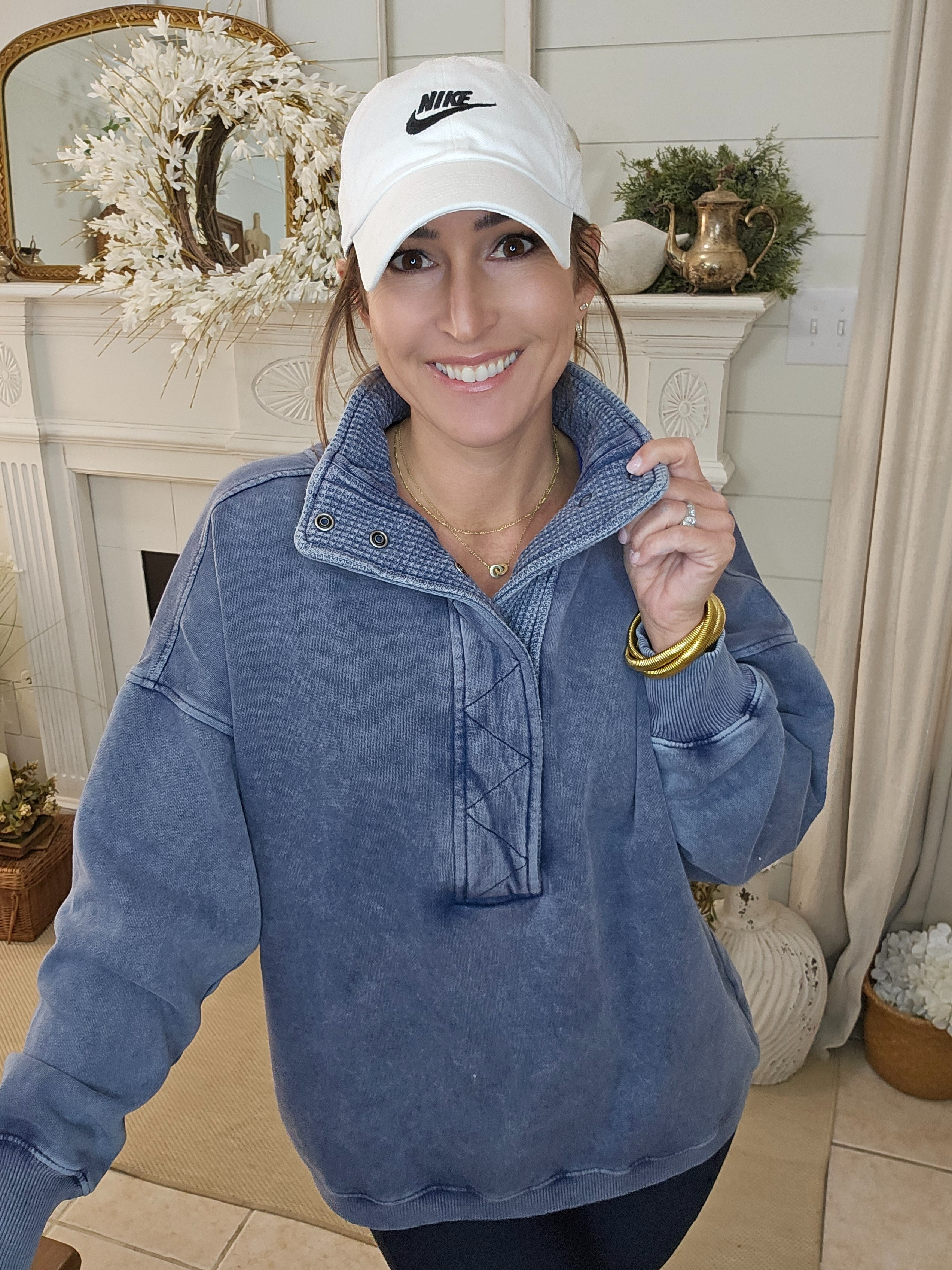 Love love love all my aerie sweatshirts!!! So comfy, cozy and flattering and of course I always have my go to bracelet.
i purchase this sweatshirts in rocky blue and Heather frost


