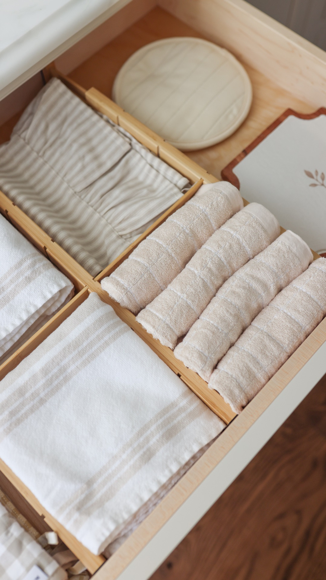 Setting up the kitchen: part 3! 

Home organization, Amazon finds, Amazon favorites, kitchen organization, kitchen storage, kitchen cabinet organizer

#LTKHome