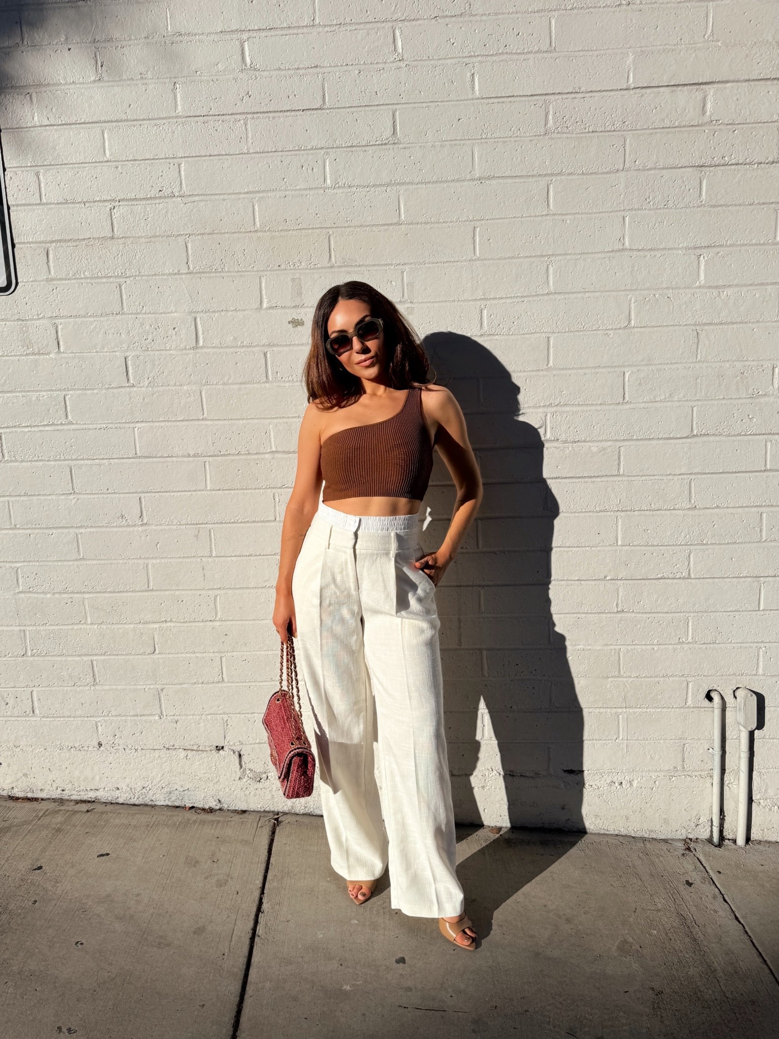 Loves sleek and comfy white trousers with unique details. 🤍 wearing: 8th and reckless @aritzia @mango @quay @vivrelle

#LTKStyleTip #LTKItBag #LTKPetite