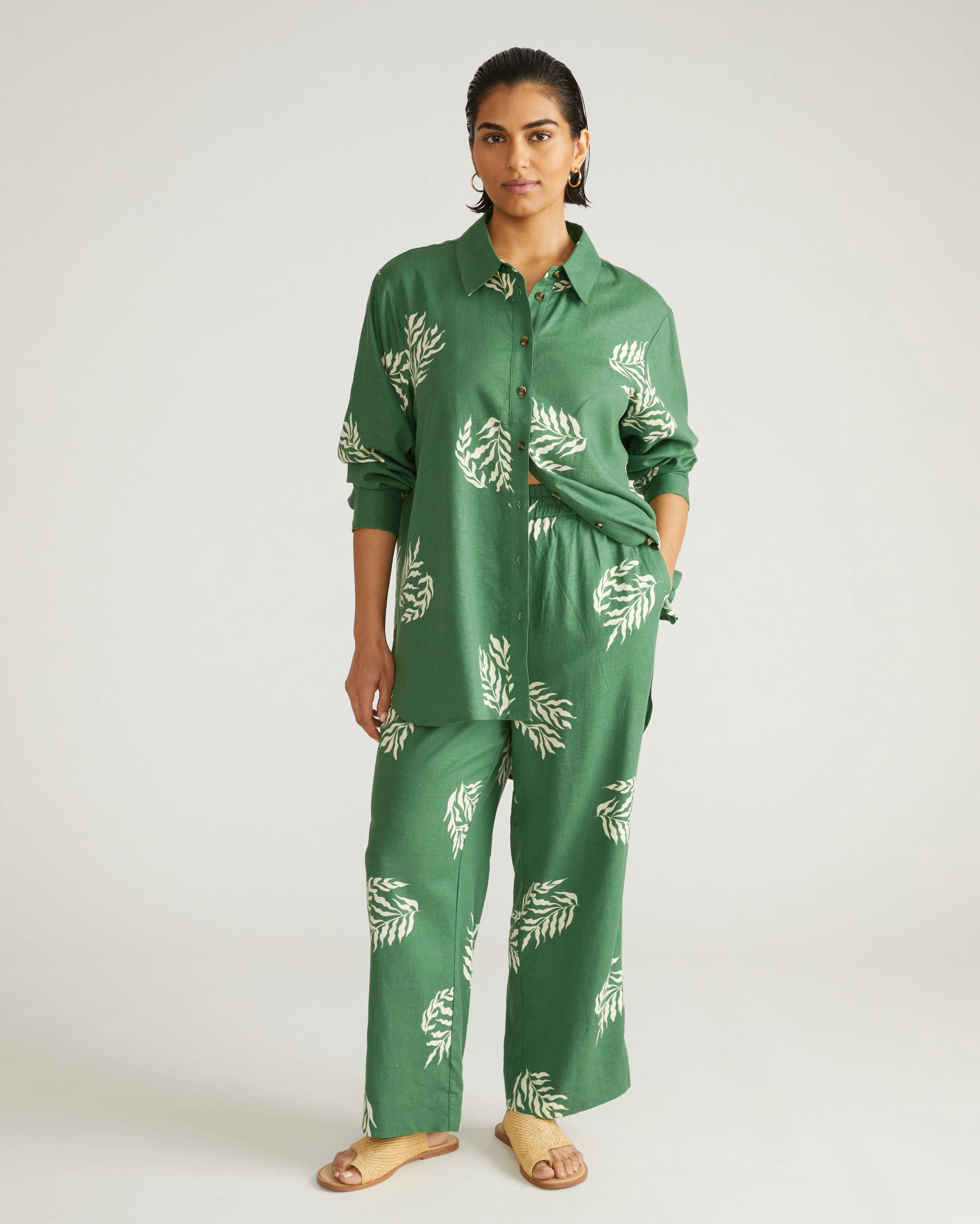 Iris Linen Easy Pull-On Pants - Beachgrass Print in Green | Universal Standard