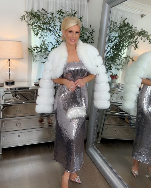 Holiday outfit inspo!! Wearing a size small in all!🤩✨🪩

Holiday outfit, midi dress, outfit inspo, women’s clothing, Abercrombie, sale 

#LTKSeasonal #LTKStyleTip #LTKHoliday