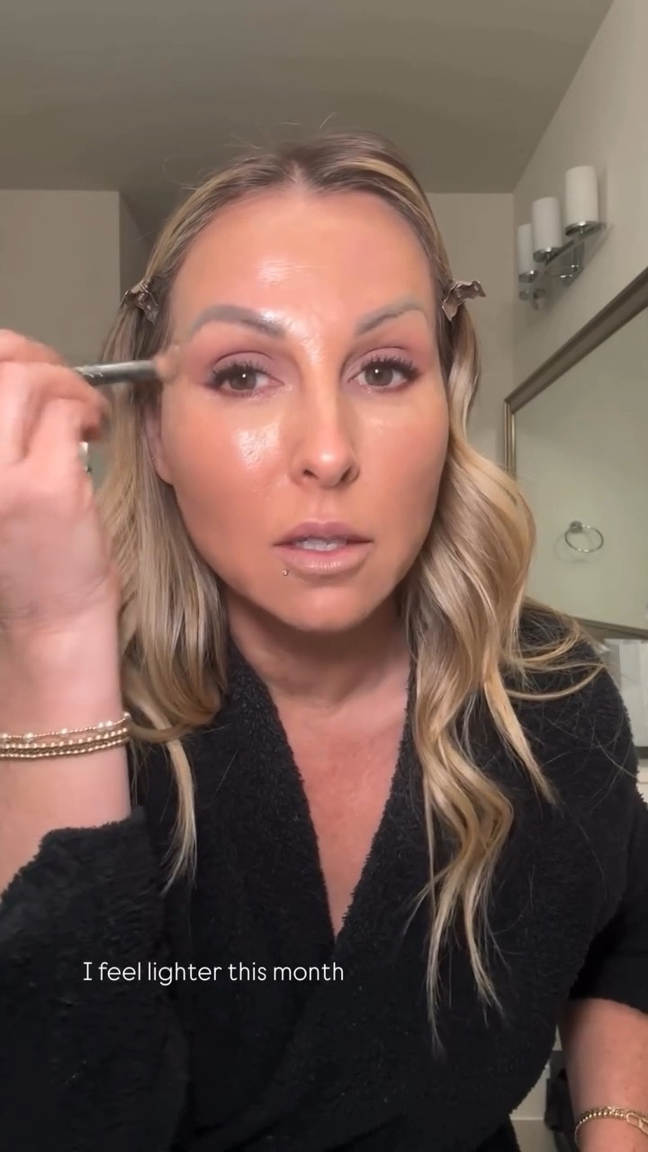 I feel lighter this month.

Lately, I've been leaning into an everyday makeup routine that fits real life - calm mornings, natural light, and a pace that feels sustainable. This kind of momentum is quieter, but it's the one I can actually stick with.

Sharing the makeup details I reach for on mornings like this.

#MorningsAndMakeup #EverydayMakeup #Over40Beauty #CalmMorning #DailyRoutine

#LTKgrwm #LTKBeauty #LTKstorytime