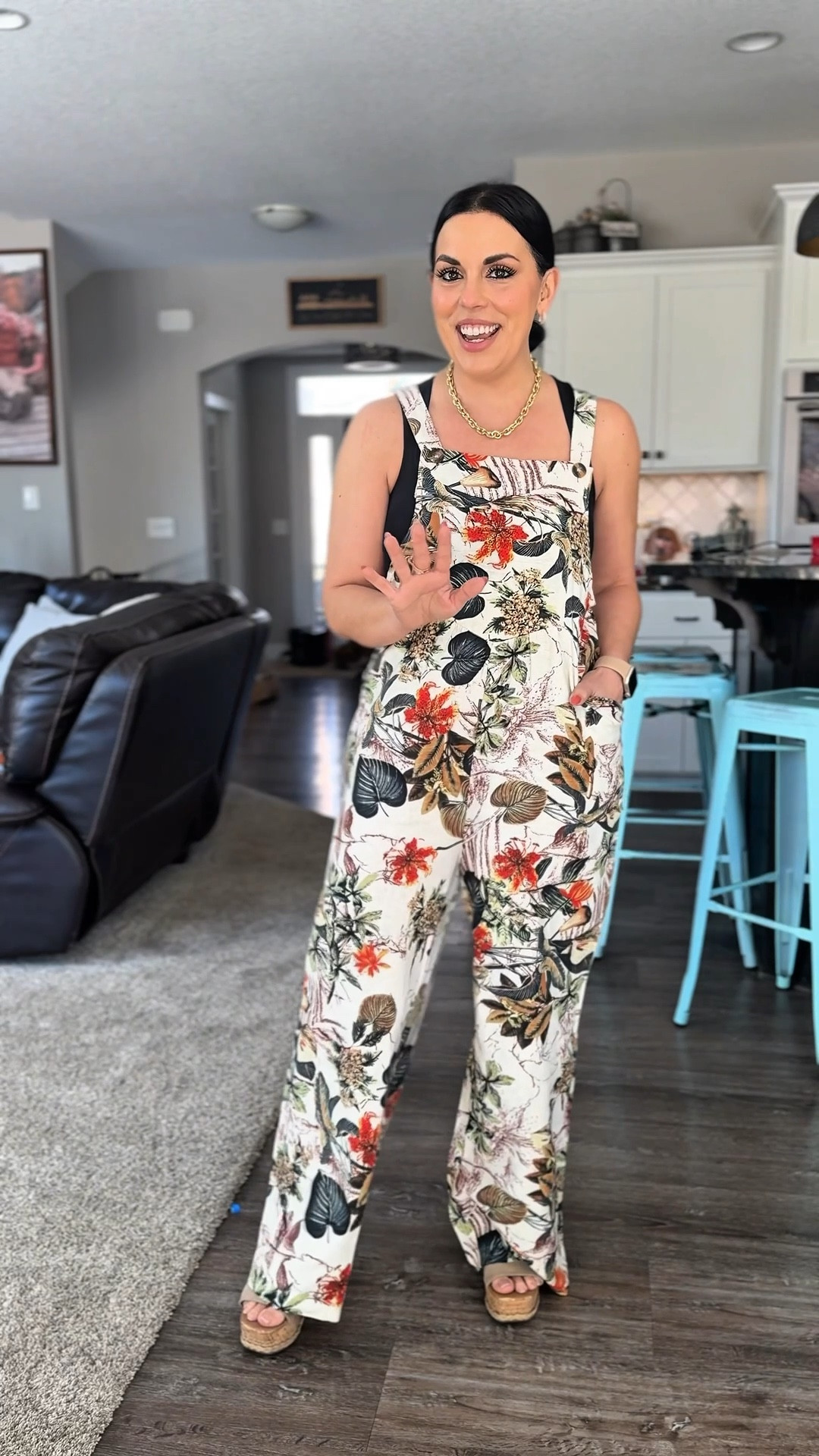 Linen overalls, perfect for a vacation😍 I’m 5ft, 130lbs wearing a Size Smalll